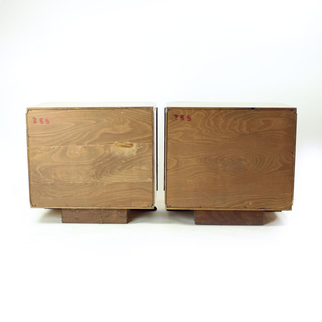 Art Deco Bedside Tables In Walnut Veneer, Czechoslovakia 1940s, Set Of 2 9