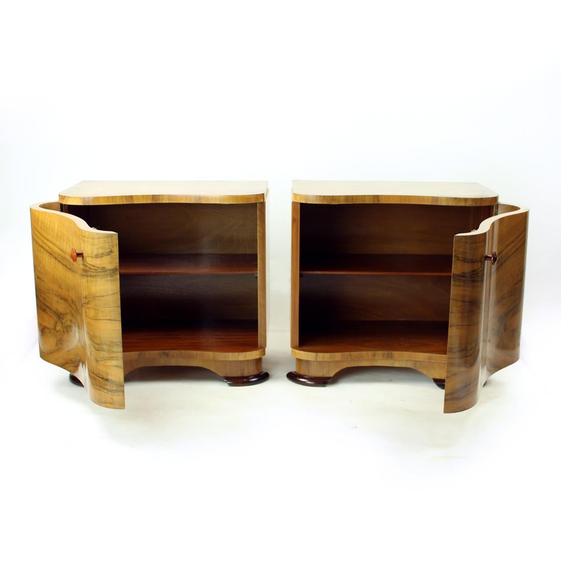 Art Deco Bedside Tables In Walnut Veneer, Czechoslovakia 1940s, Set Of 2 In Good Condition In Zohor, SK