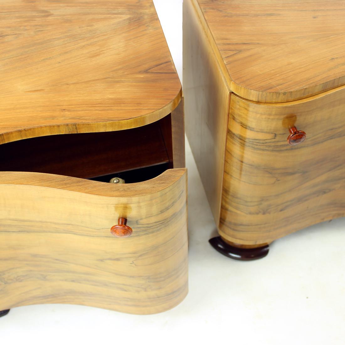 Art Deco Bedside Tables In Walnut Veneer, Czechoslovakia 1940s, Set Of 2 1