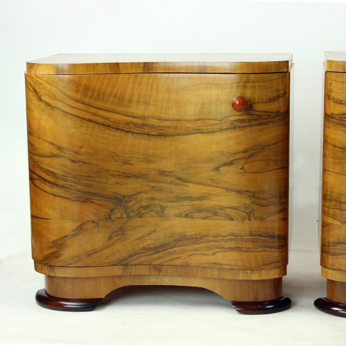 Art Deco Bedside Tables In Walnut Veneer, Czechoslovakia 1940s, Set Of 2 3