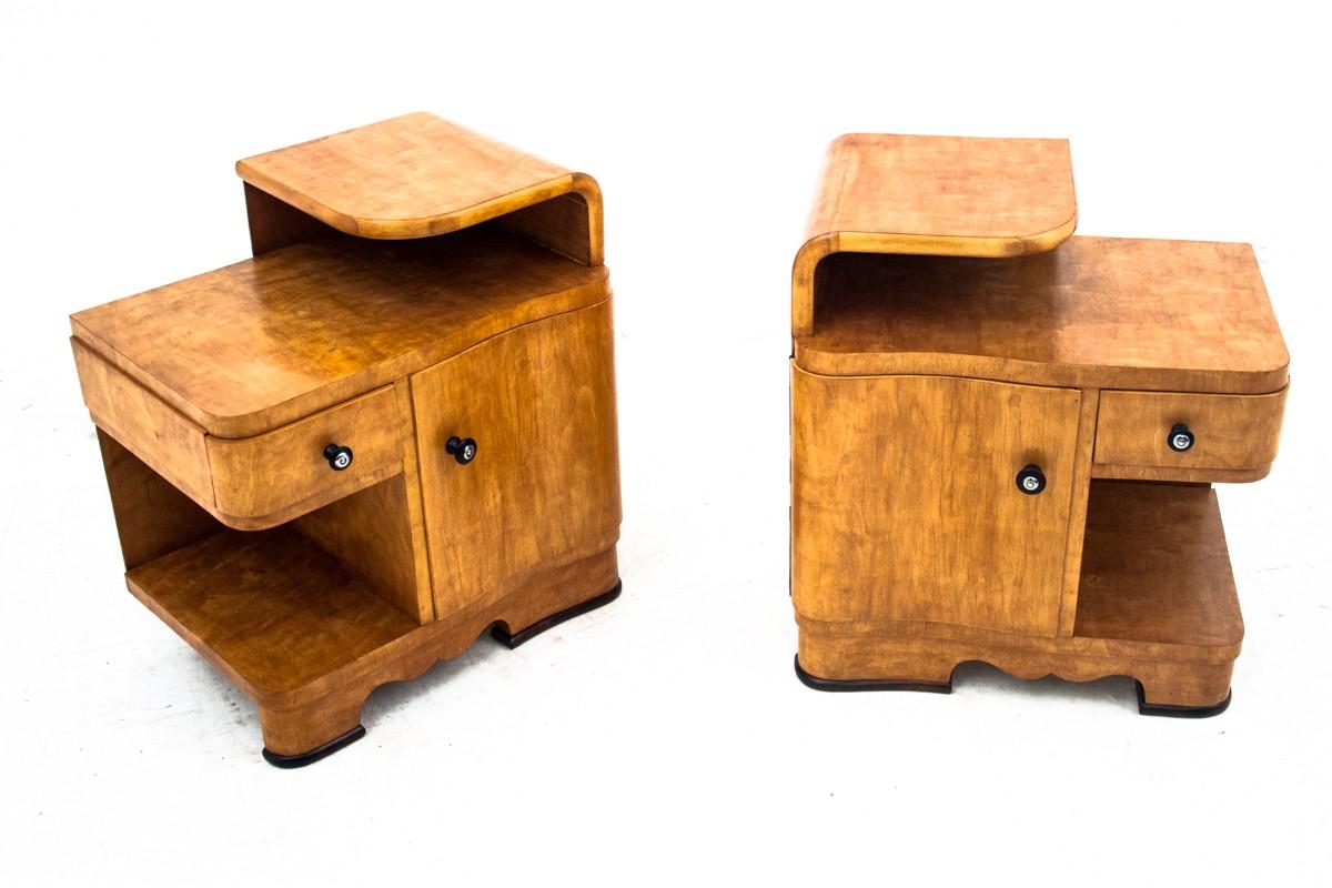 Art Deco bedside tables from the mid-twentieth century. Furniture in very good condition, after professional renovation.

Dimensions: height 58 cm / width 53 cm / depth. 35 cm.