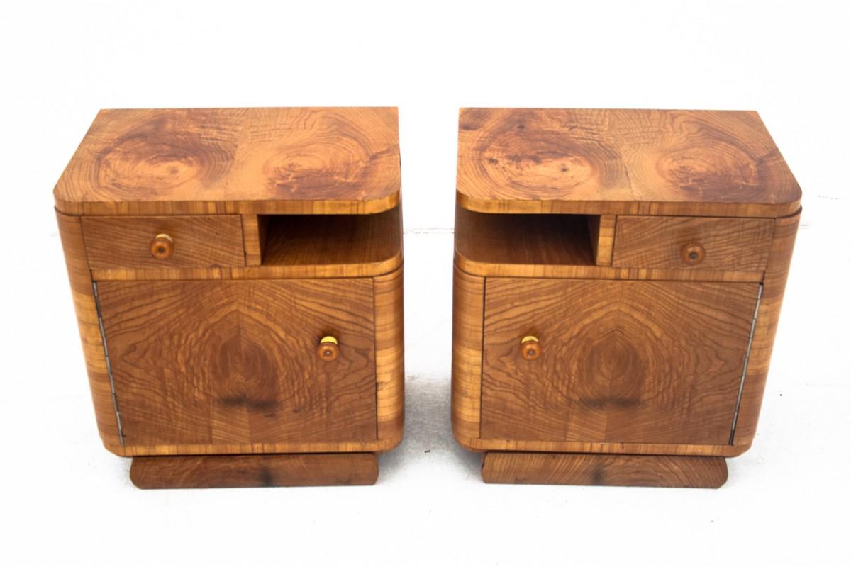 Art Deco bedside tables, Poland, 1950s

Very good condition, after professional renovation.

Wood: oak

Dimensions height 53 cm width 49 cm depth 34 cm.