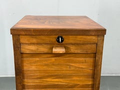 Armoire de bureau Art Déco en hêtre à rideaux, Tchécoslovaquie, années 1940