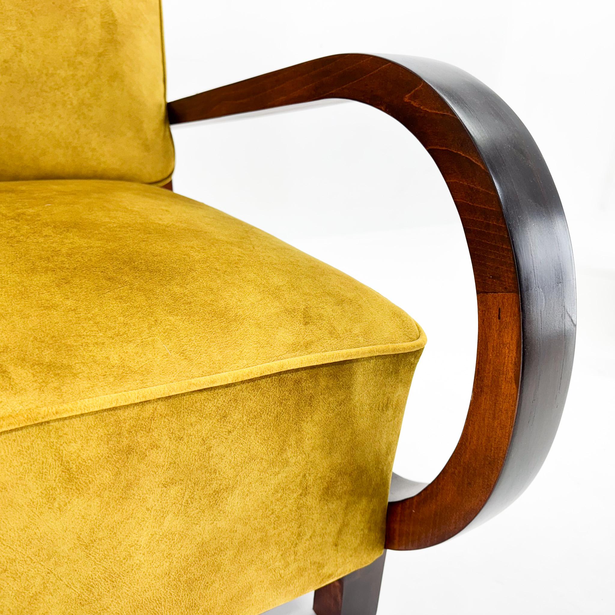 Art Deco Beech Wood Armchair, 1930's, Newly Upholstered In Good Condition For Sale In Praha, CZ