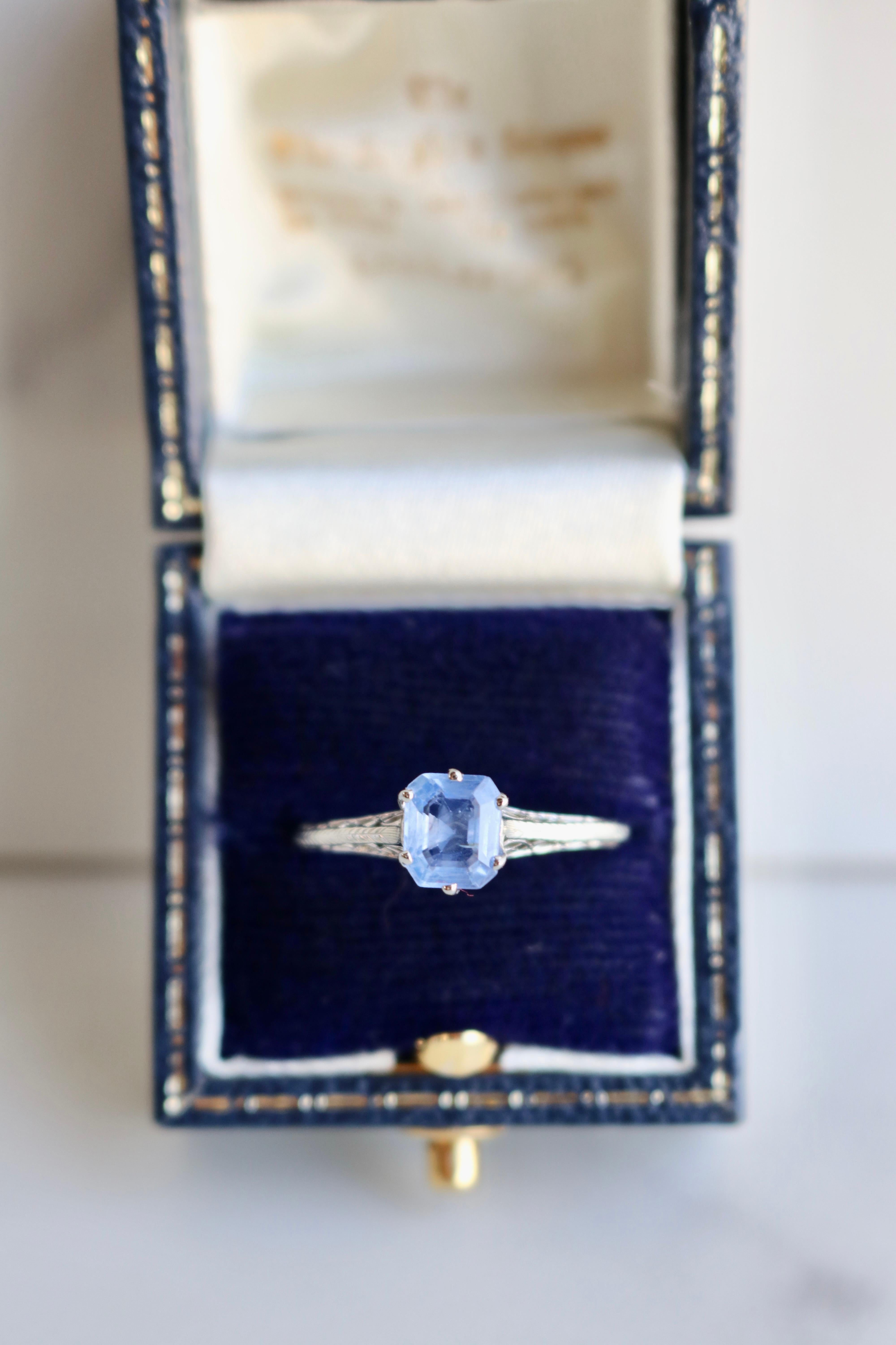 Art Deco Belais 1.24 Carats Sapphire 18k White Gold Ring For Sale 1