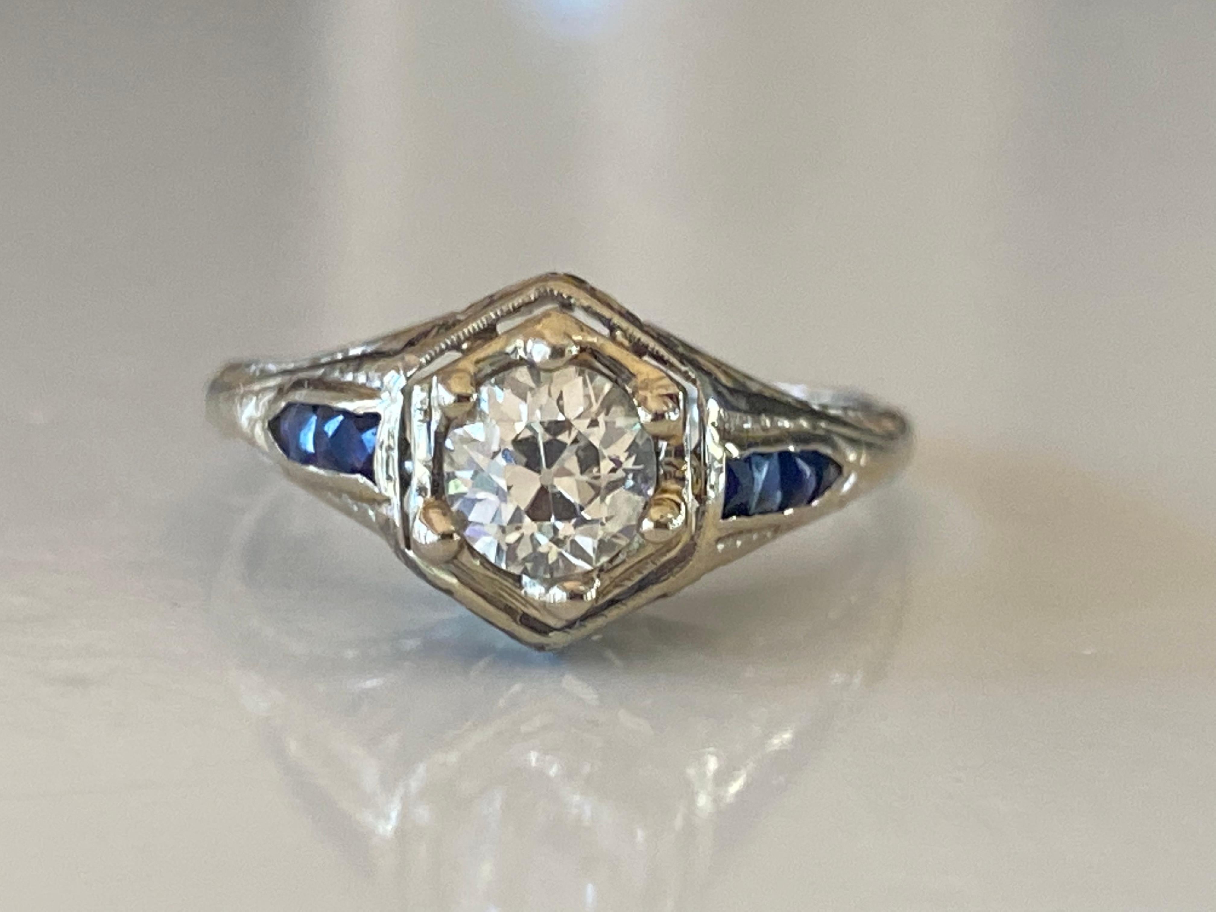 Art Deco Belais Diamond and Sapphire Filigree Ring For Sale 2