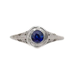 Art Deco Belais Vintage 18 Karat White Gold Filigree Sapphire Ring