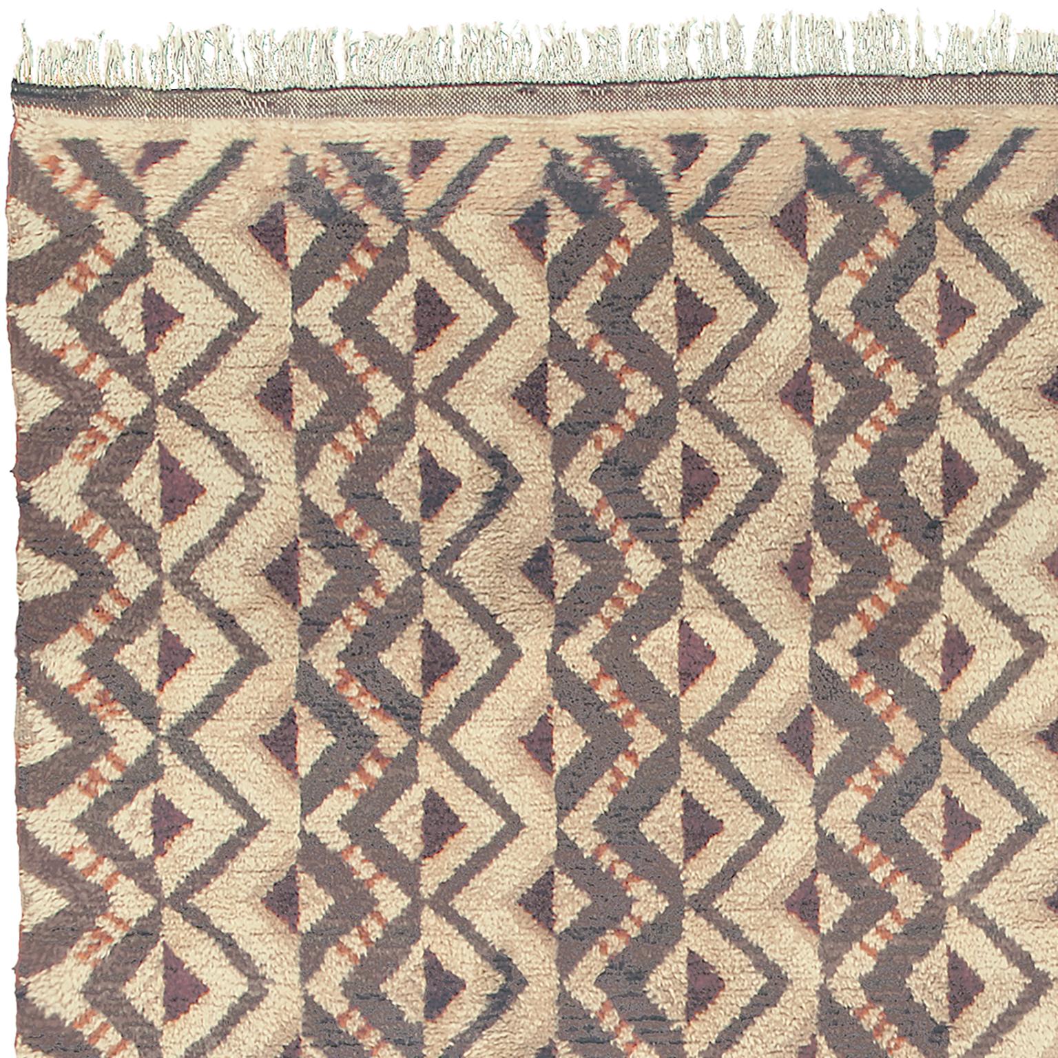 Hand-Woven Mid 20th Century Art Deco Rug For Sale