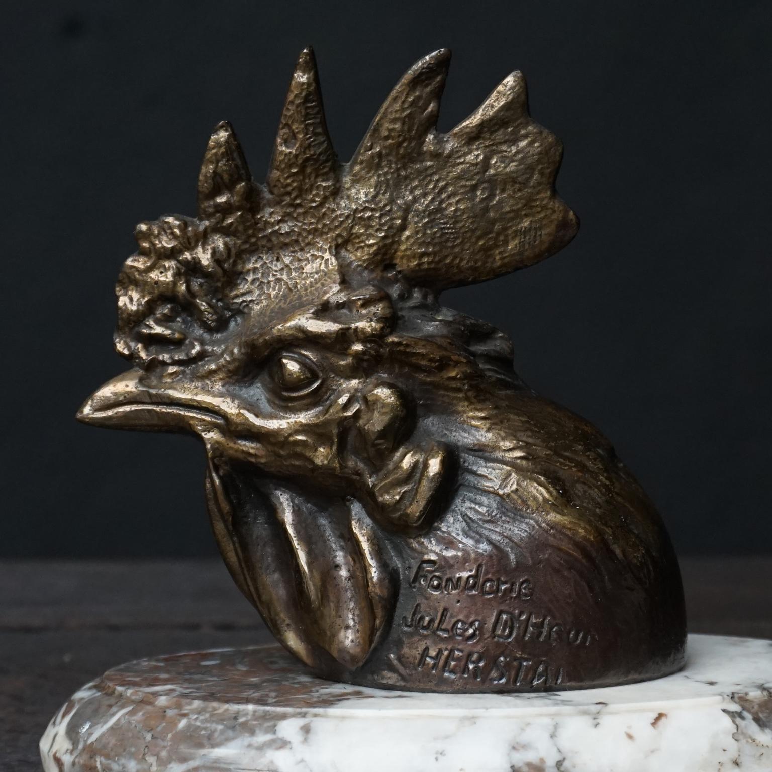 Art déco Briefbeschwerer aus belgischer Bronze mit Hahnkopf auf Marmorsockel von Jules D'Heur, Belgien im Angebot 2