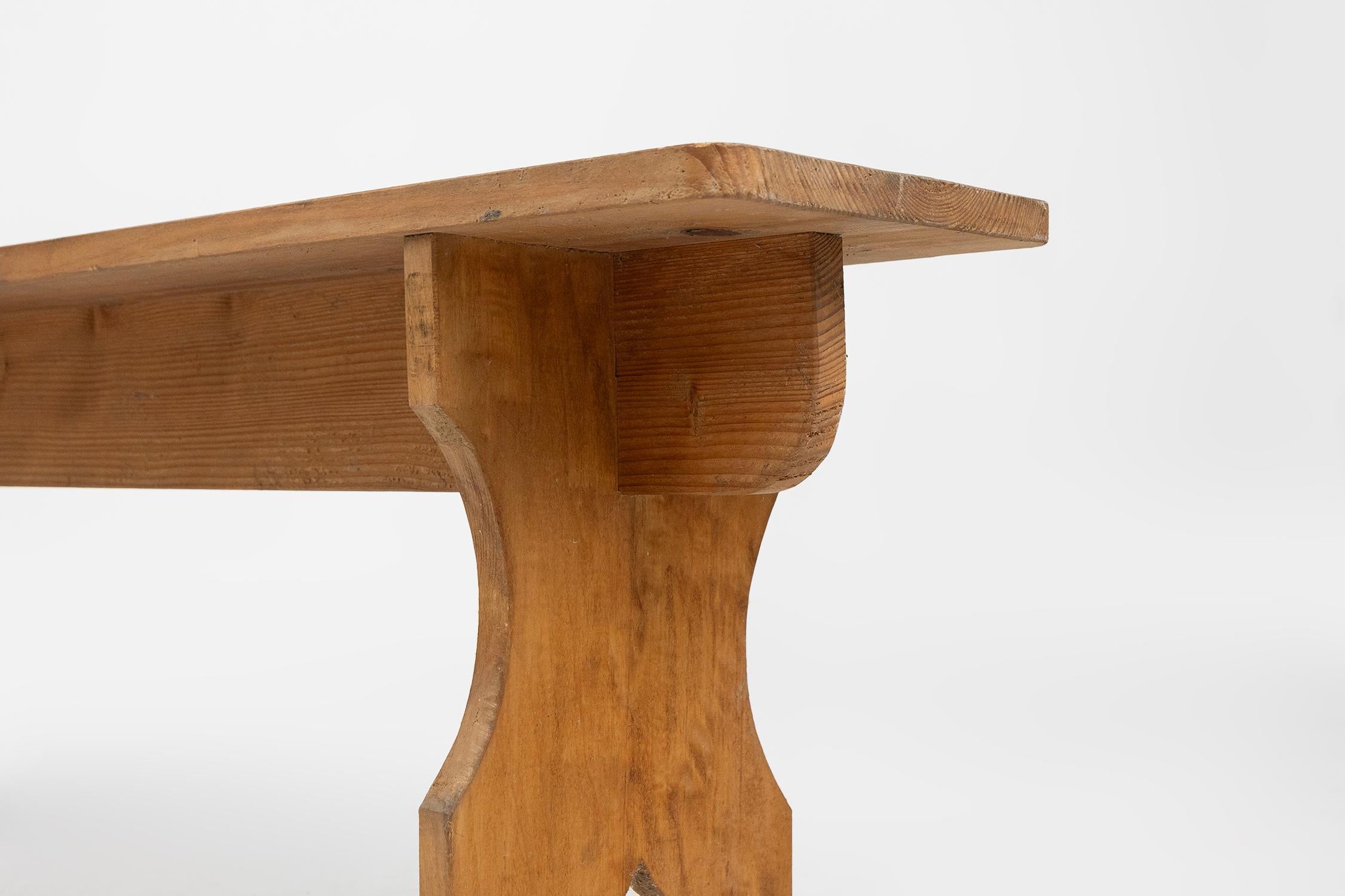 Banc Art déco en bois massif, France, vers 1940 Bon état - En vente à Meulebeke, BE