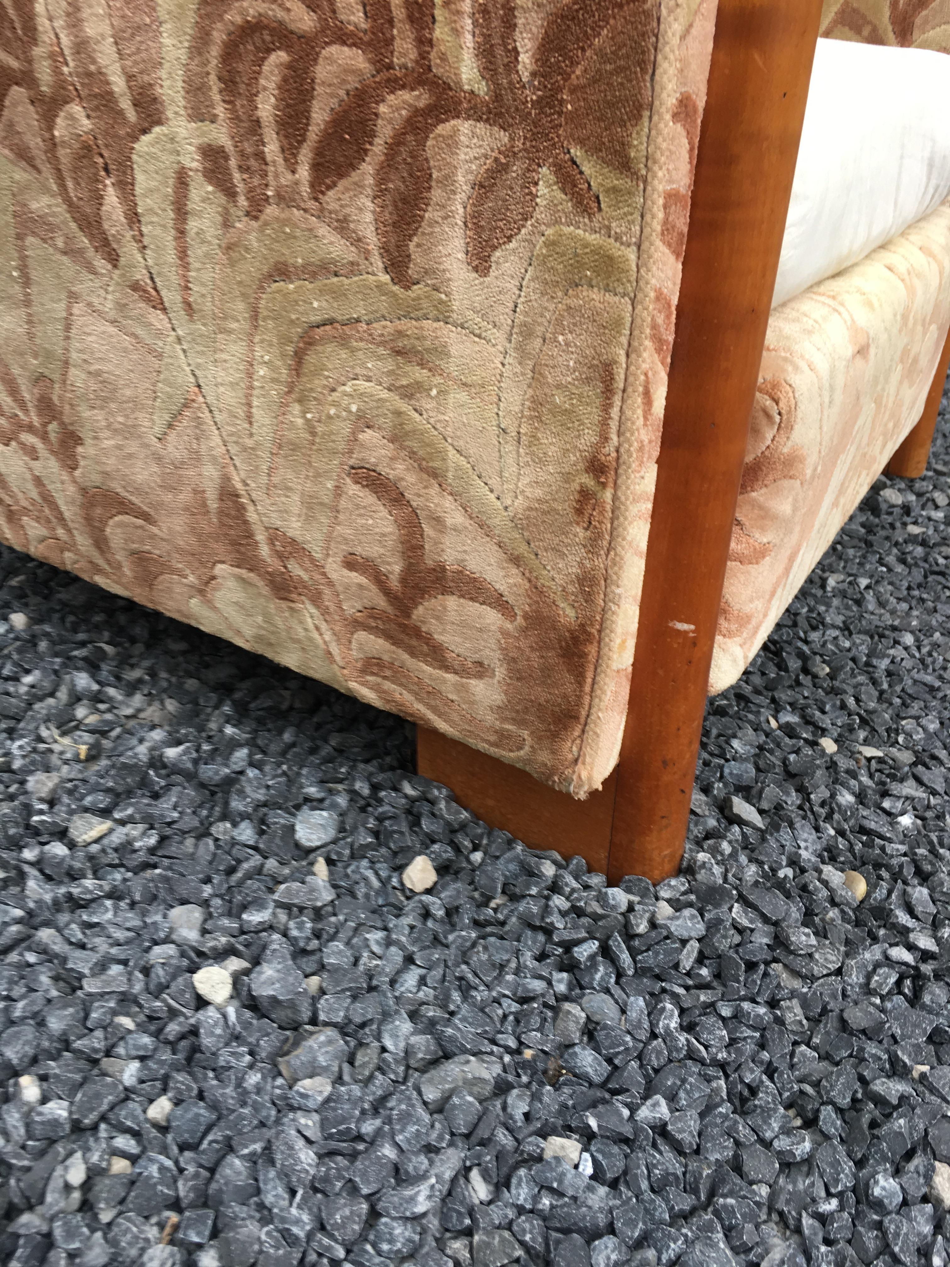 Art Deco Bergere Chair in Walnut and Velvet, circa 1930 In Good Condition For Sale In Saint-Ouen, FR