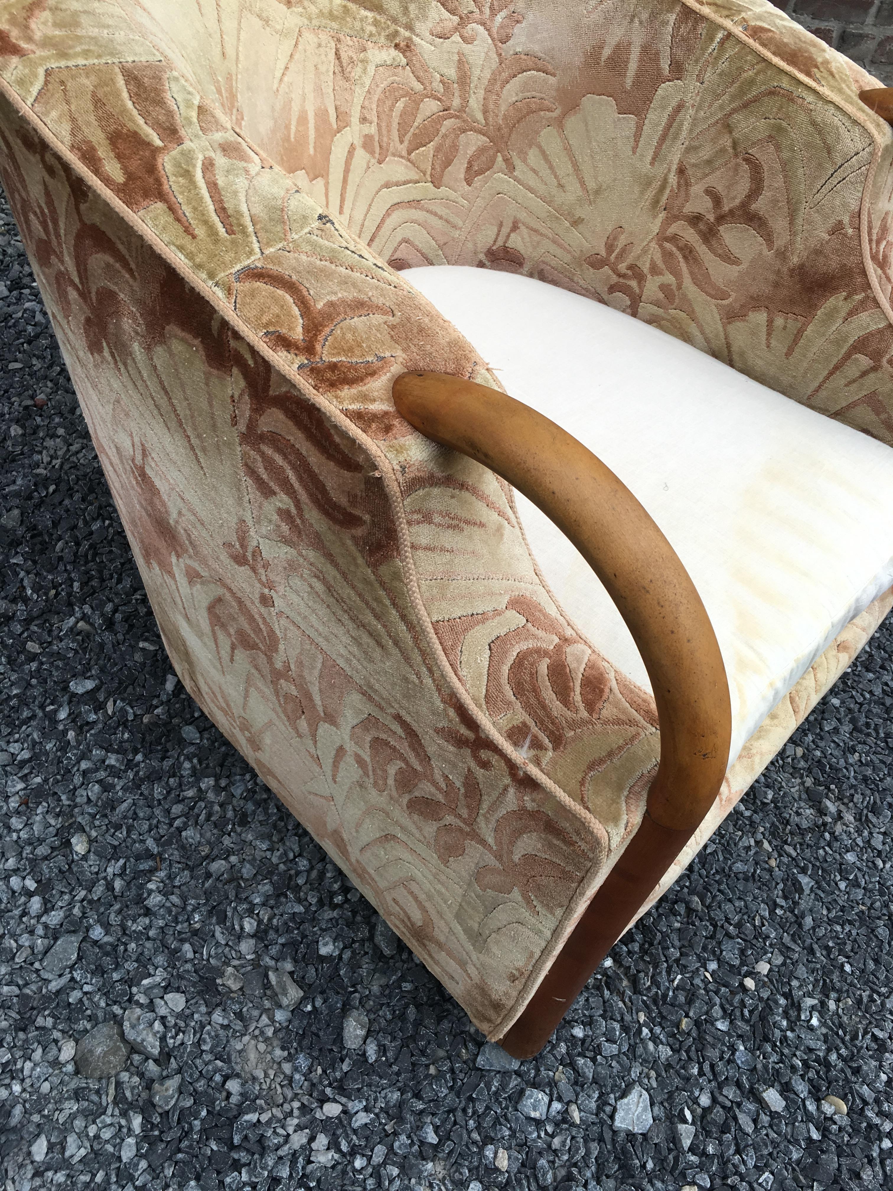 Art Deco Bergere Chair in Walnut and Velvet, circa 1930 For Sale 1