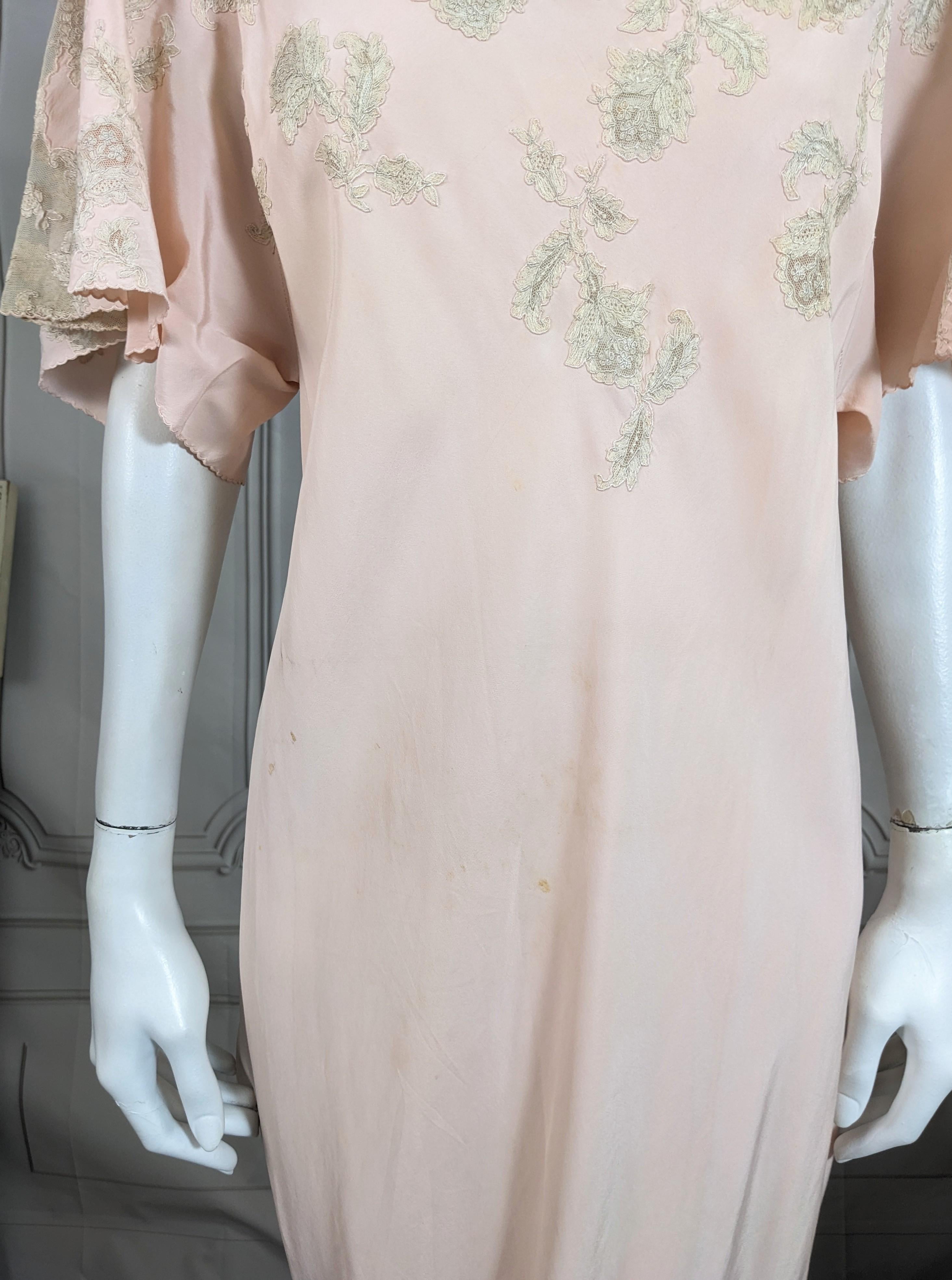 Abito Art Deco in sbieco in crepe di seta, tulle e pizzo in vendita 6