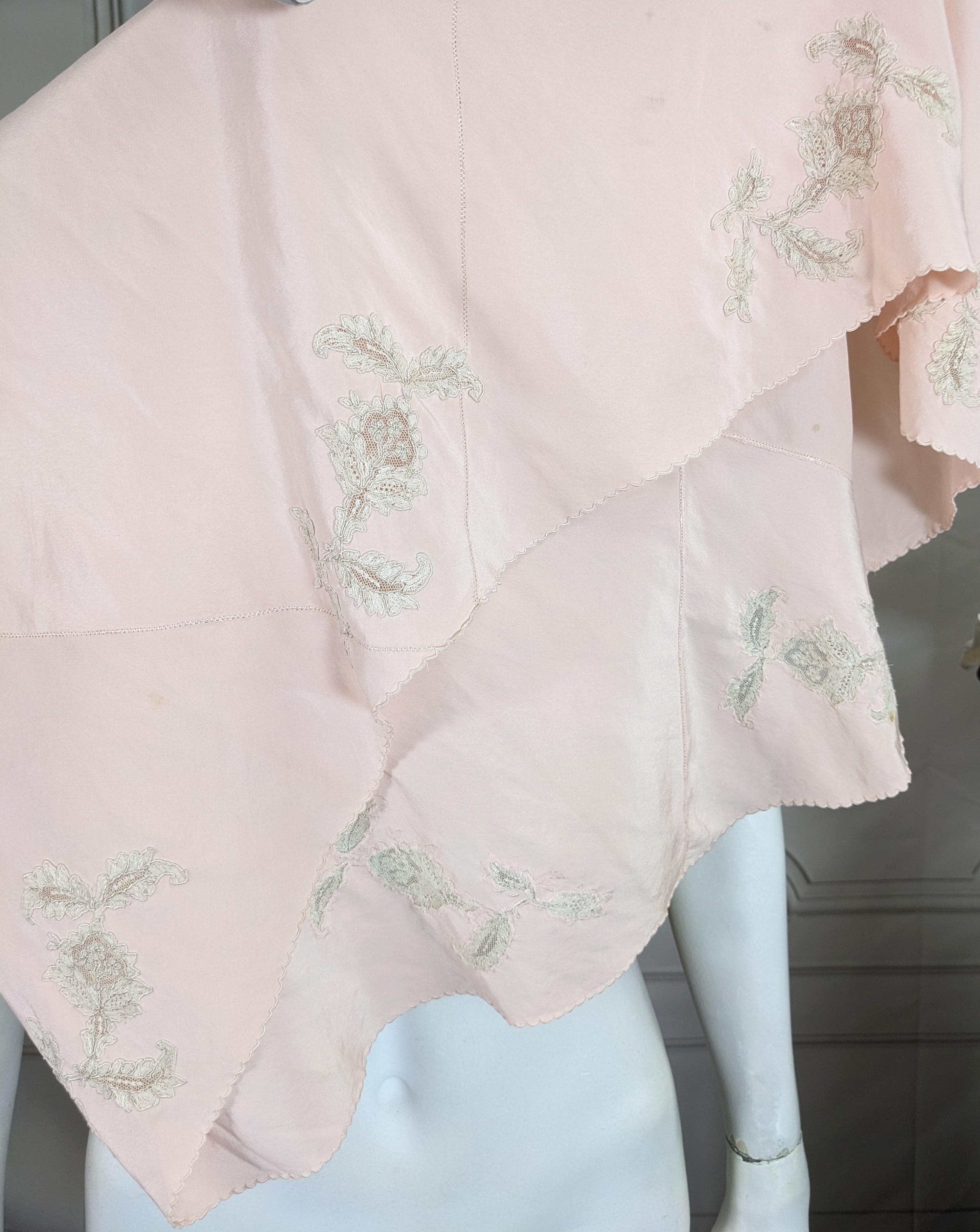 Abito Art Deco in sbieco in crepe di seta, tulle e pizzo in vendita 7