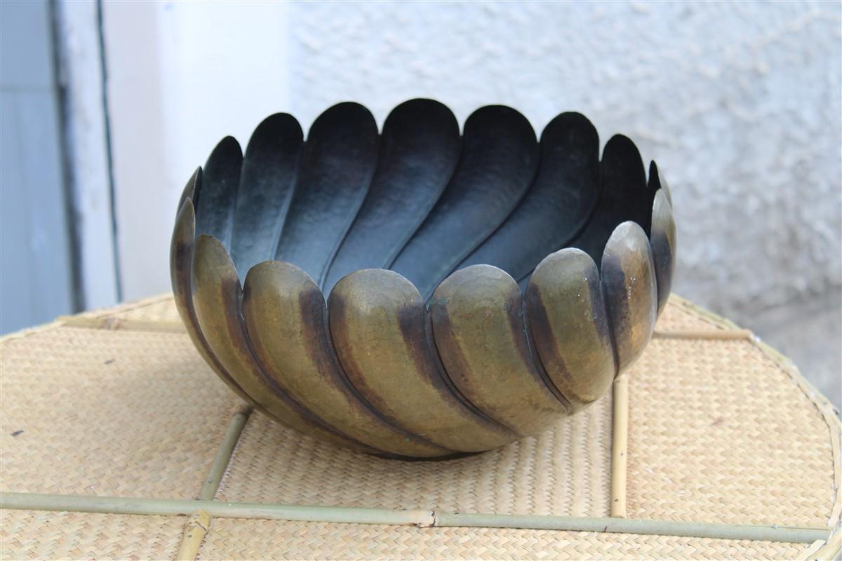 Art Decorò Grandes corbeilles décoratives Laiton massif Design italien Egidio Casagrande en vente 1
