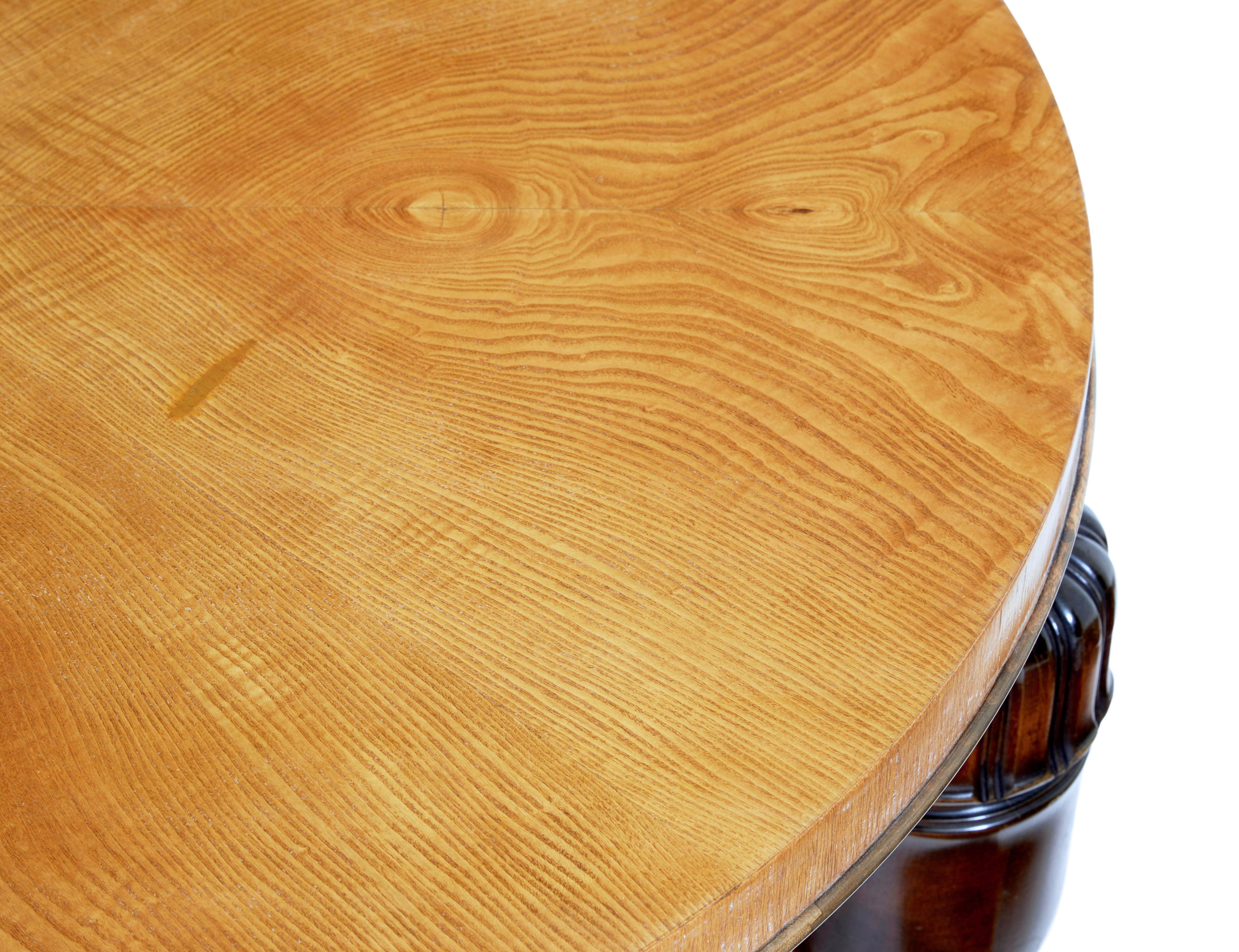 Runder Couchtisch aus Birke und Ulme im Art-Deco-Stil (Schwedisch) im Angebot