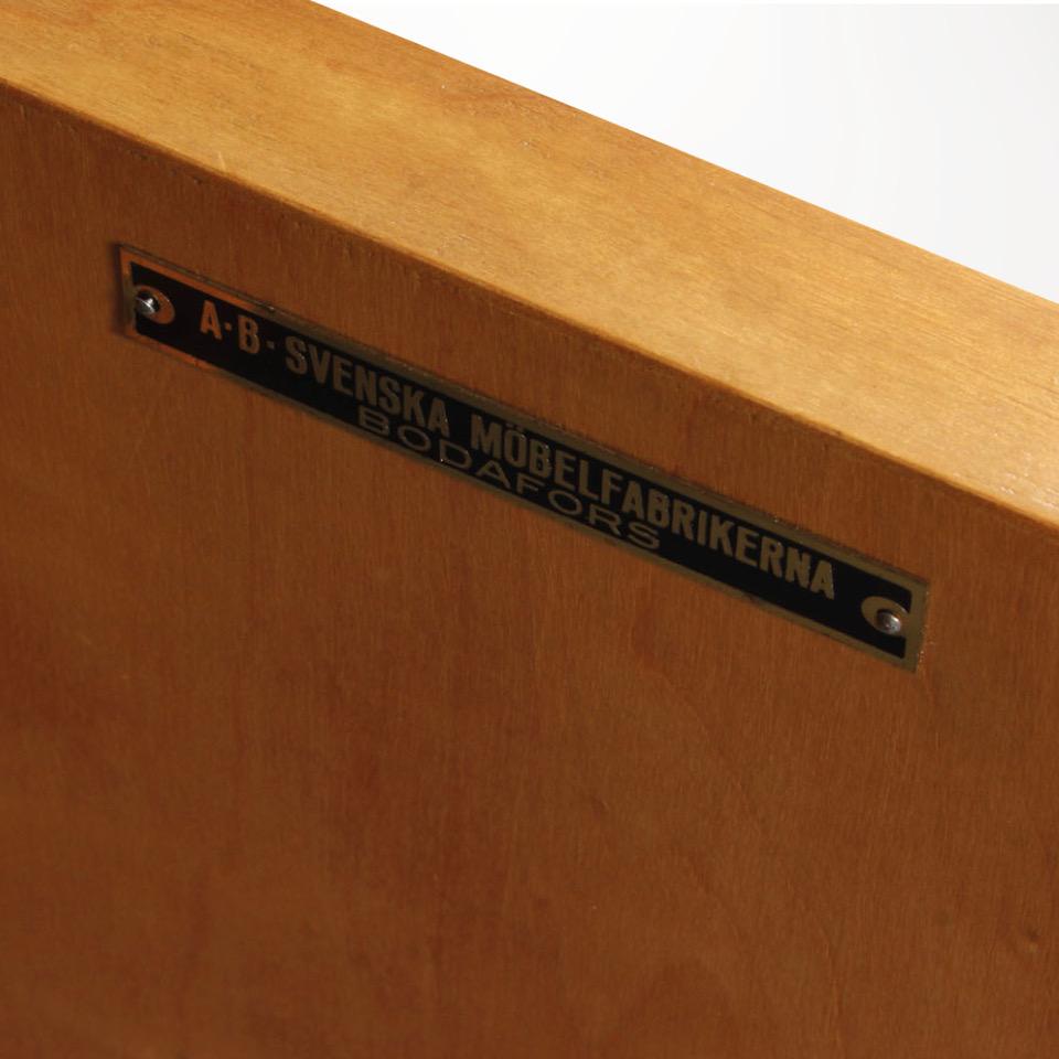 Art-déco-Schrank aus furnierter Birke, entworfen von Axel Laarson im Zustand „Gut“ im Angebot in London, GB