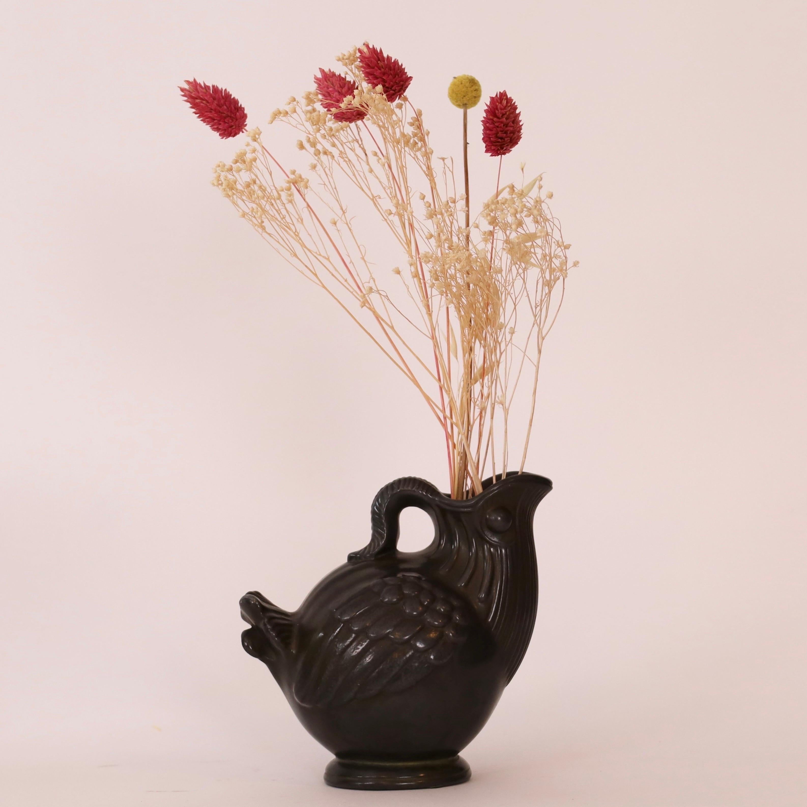 Art deco bird-shaped vase by Just Andersen, 1930s, Denmark In Good Condition For Sale In Værløse, DK