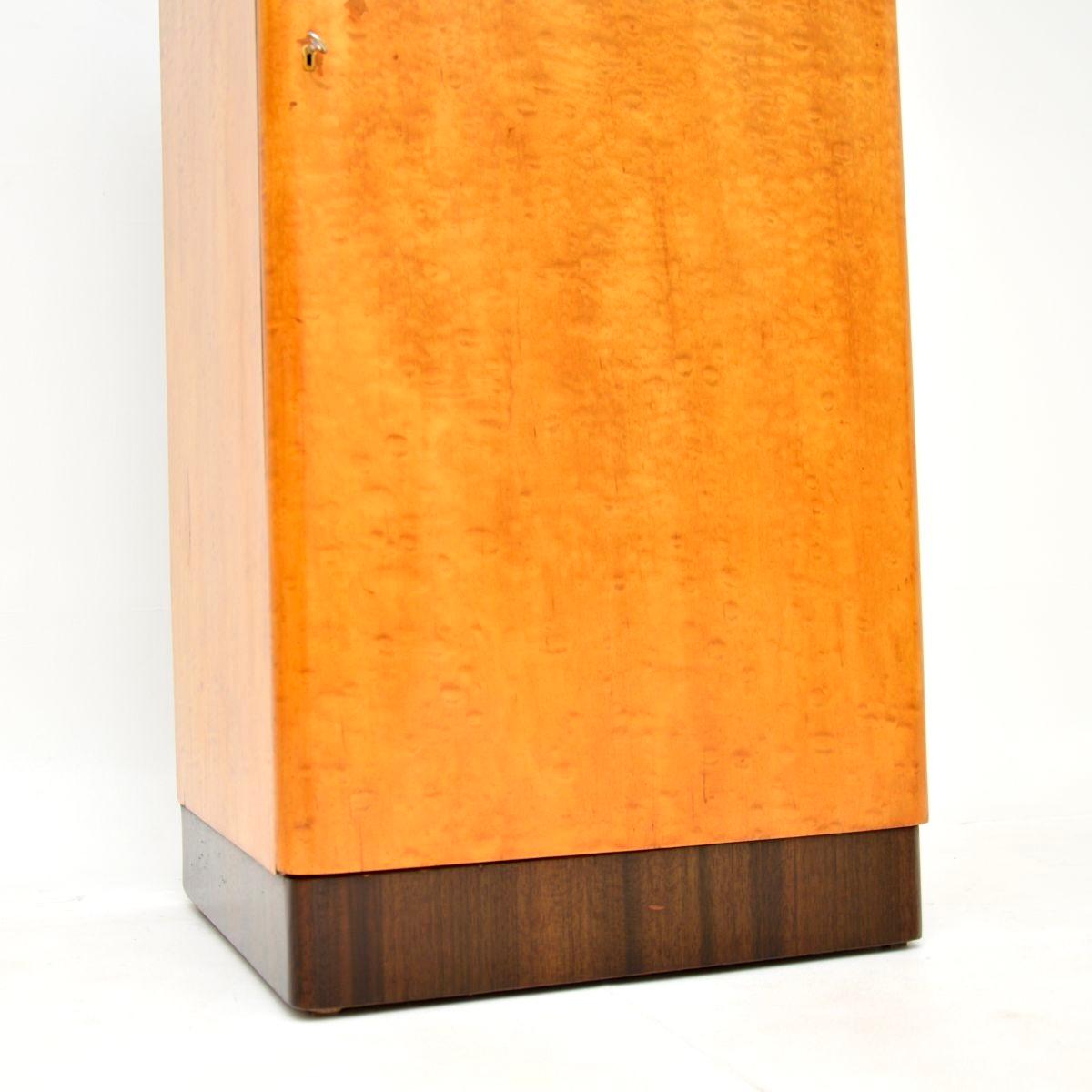 Cabinet Art Déco en érable et noyer à œil d'oiseau en vente 4