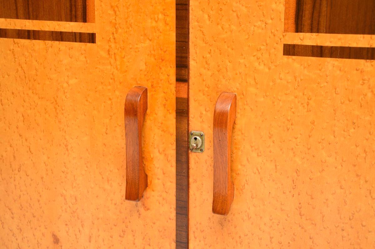 Armoire compacte en érable et noyer à œil d'oiseau Art Déco en vente 4