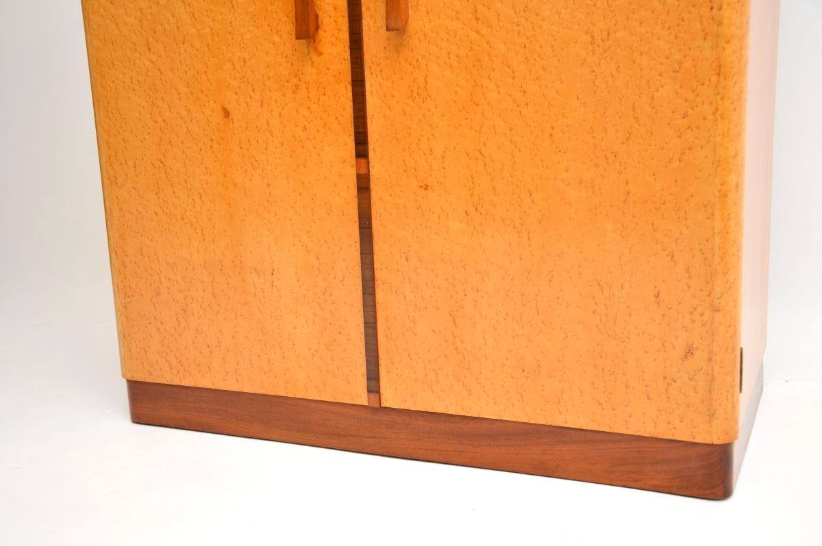 Armoire compacte en érable et noyer à œil d'oiseau Art Déco en vente 5