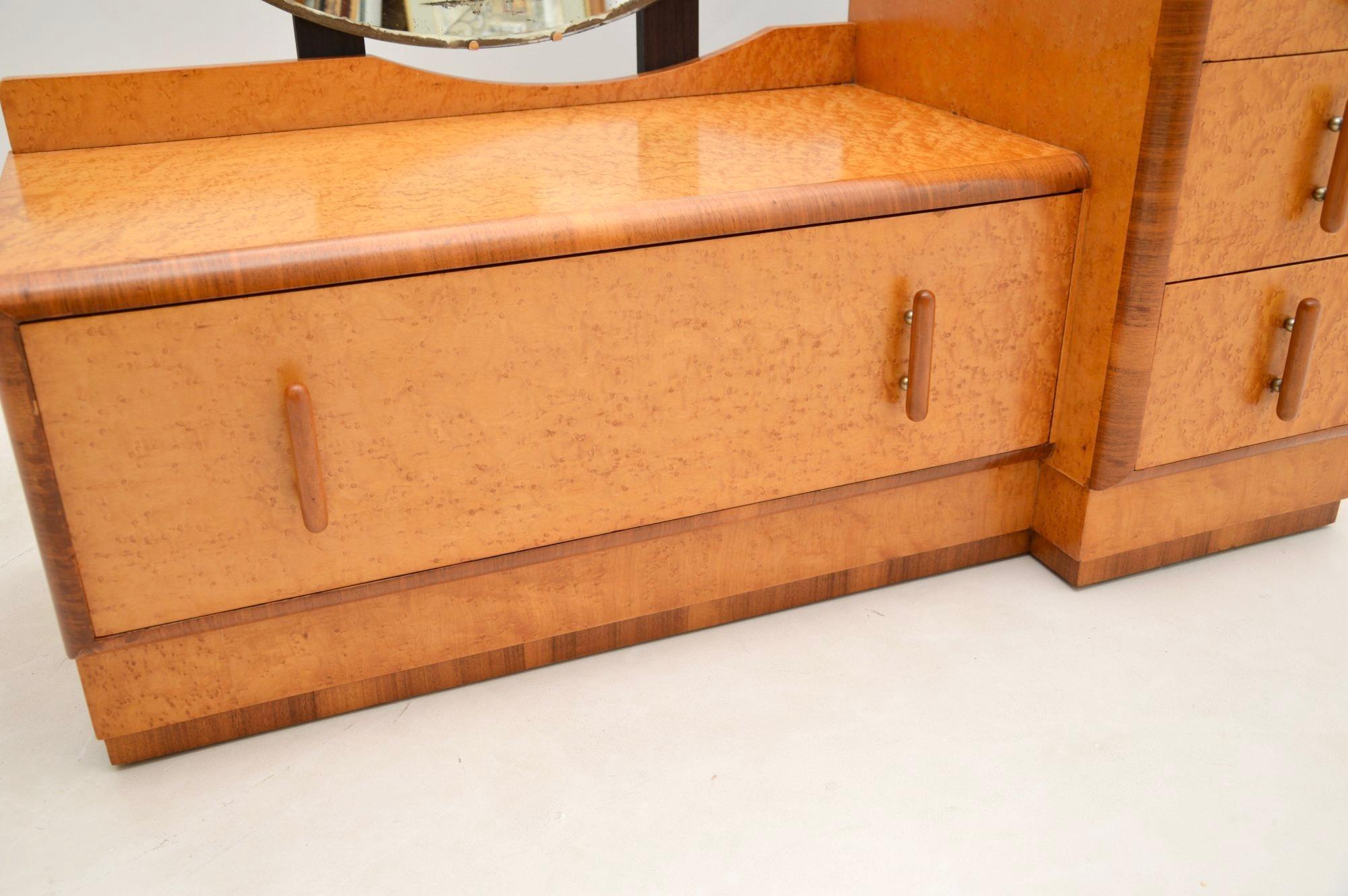 Art Deco Birds Eye Maple and Walnut Dressing Table For Sale 4