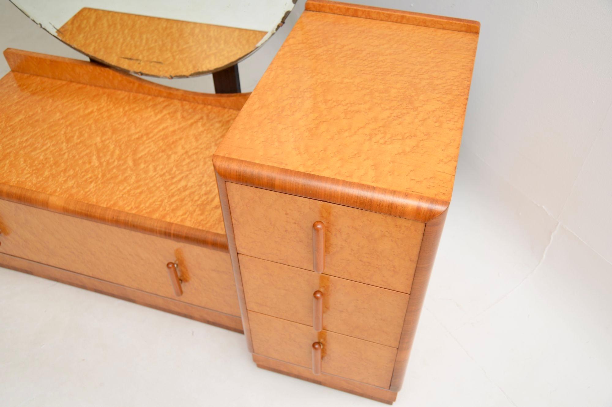 Art Deco Birds Eye Maple and Walnut Dressing Table For Sale 2