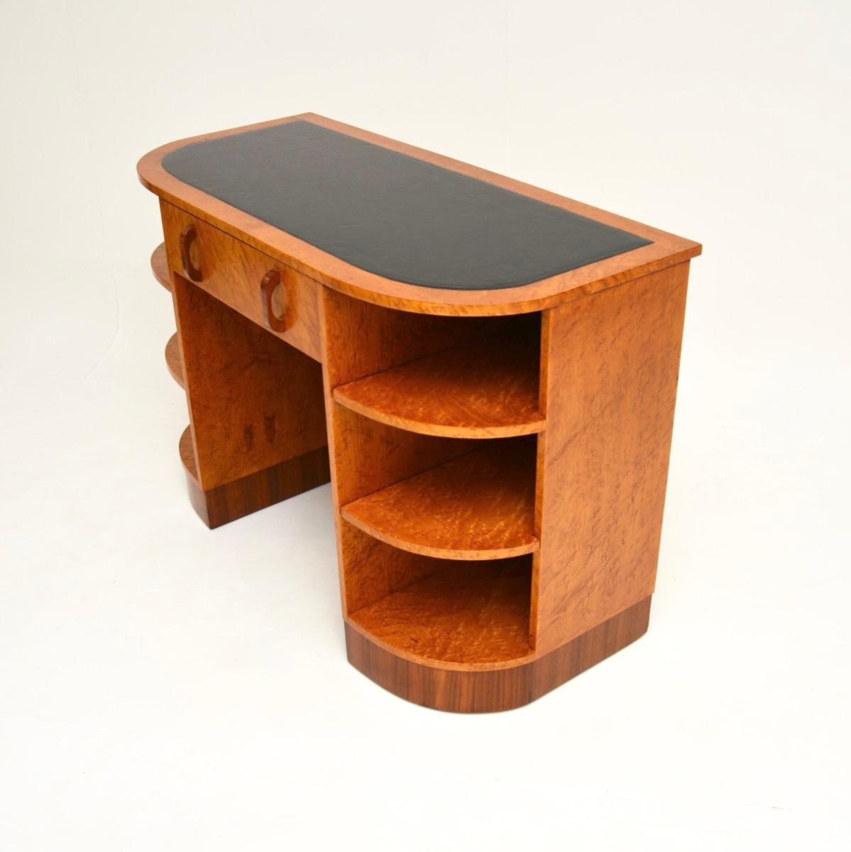 Art Deco Schreibtisch aus Vogelaugenahorn und Nussbaum Lederplatte im Zustand „Gut“ im Angebot in London, GB