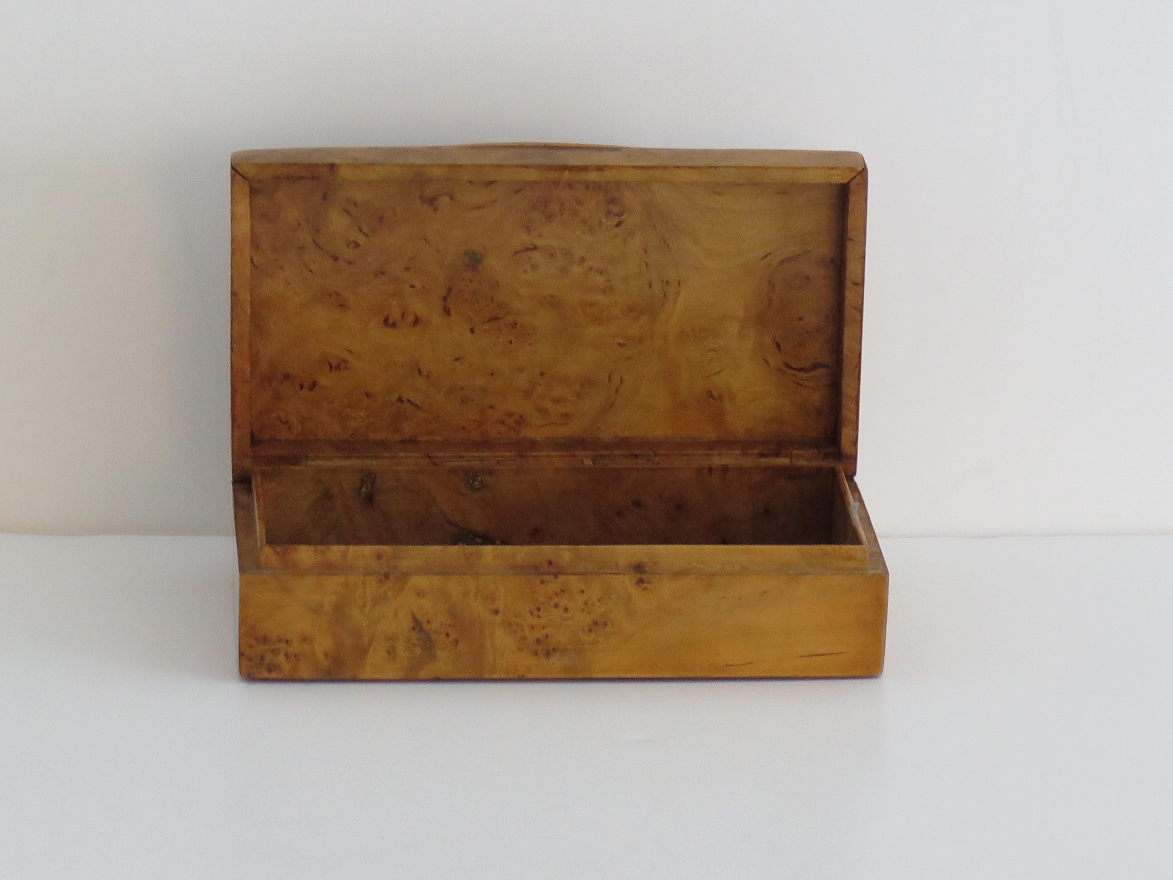 Art Deco Birds-eye Maple Box with hinged lid, circa 1925 In Good Condition For Sale In Lincoln, Lincolnshire
