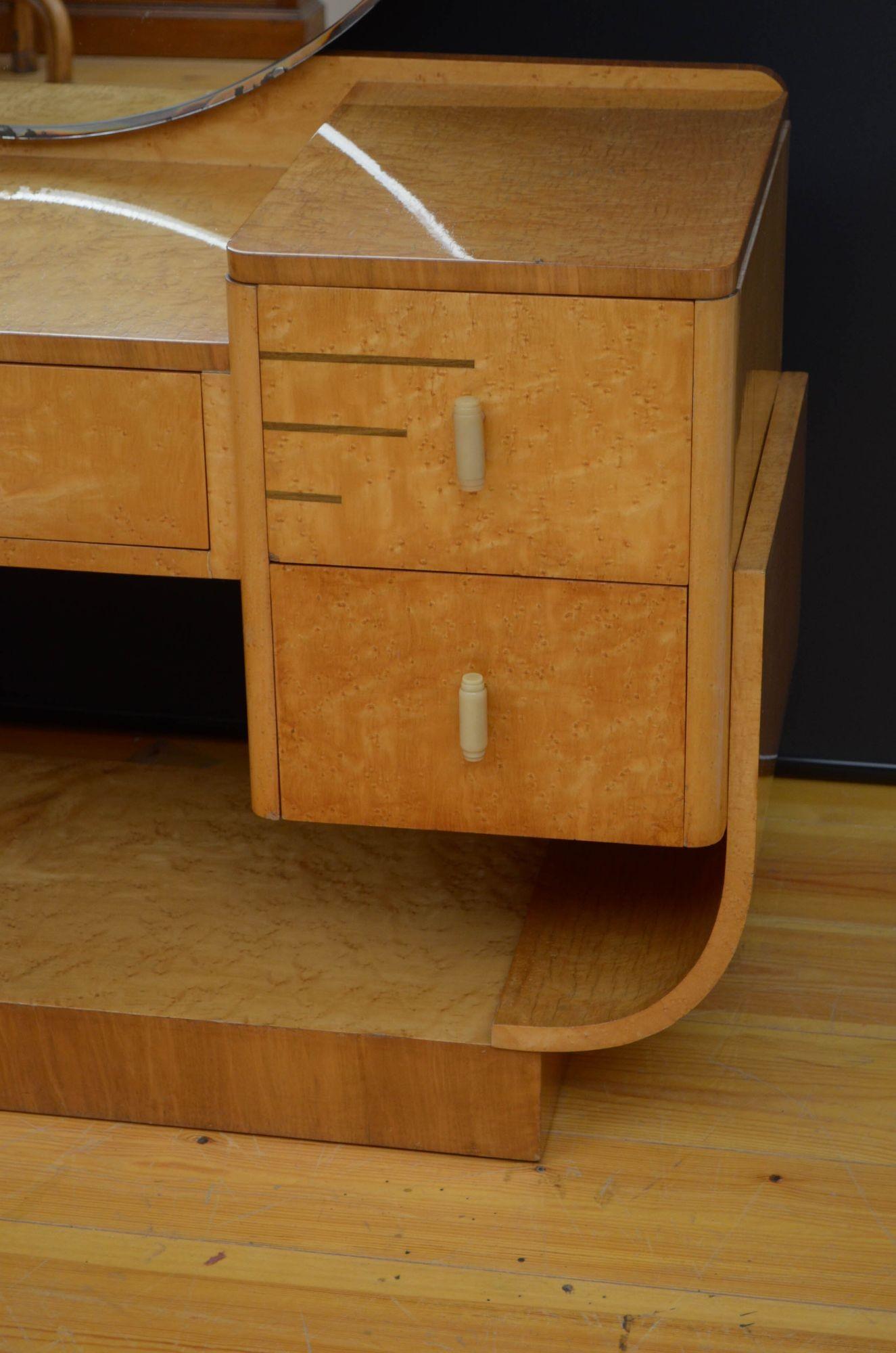 20th Century Art Deco Bird's Eye Maple Dressing Table and Stool