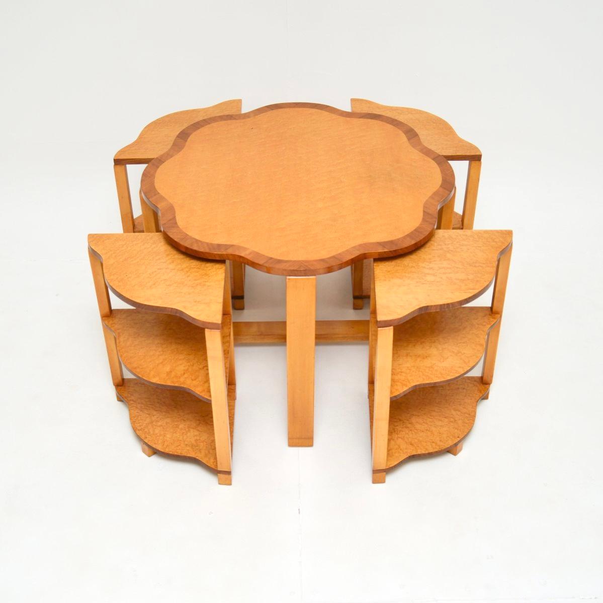 Britannique Table basse gigogne art déco en érable moucheté en vente