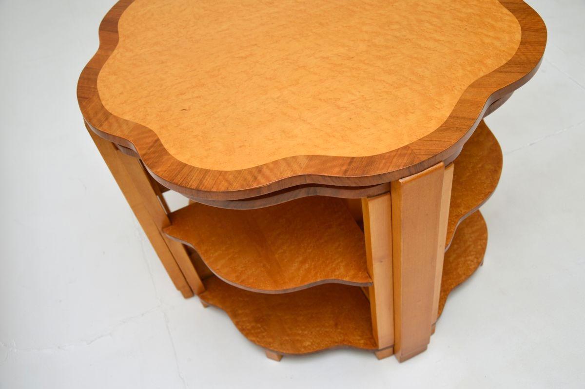 Table basse gigogne art déco en érable moucheté en vente 1