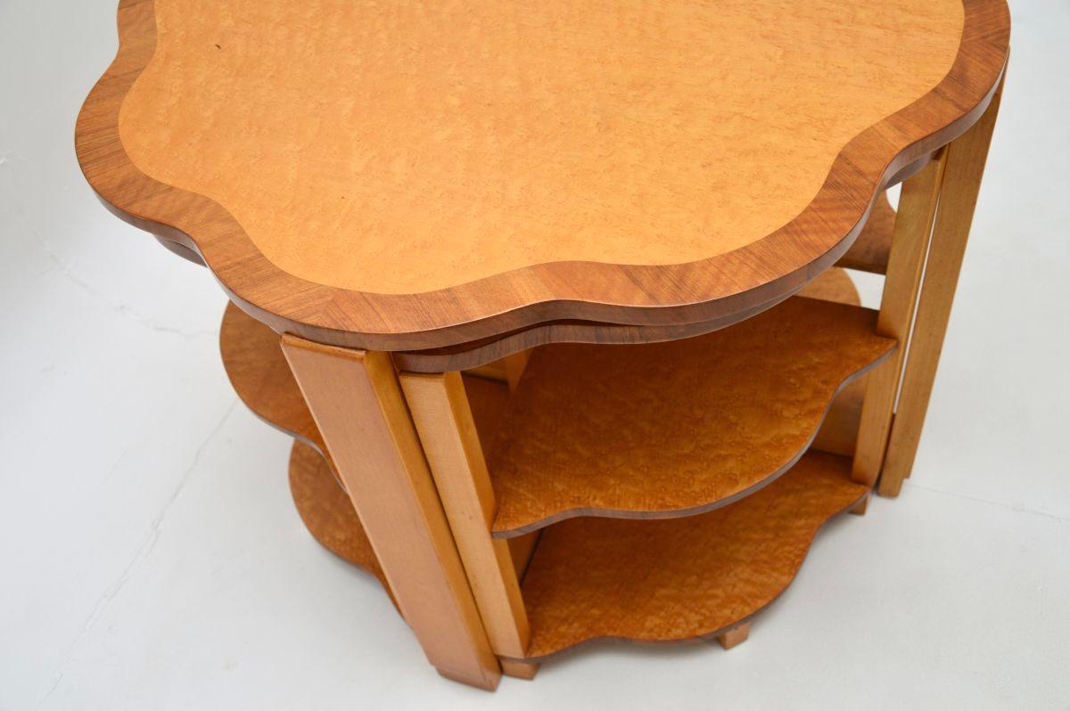 Table basse gigogne art déco en érable moucheté en vente 2