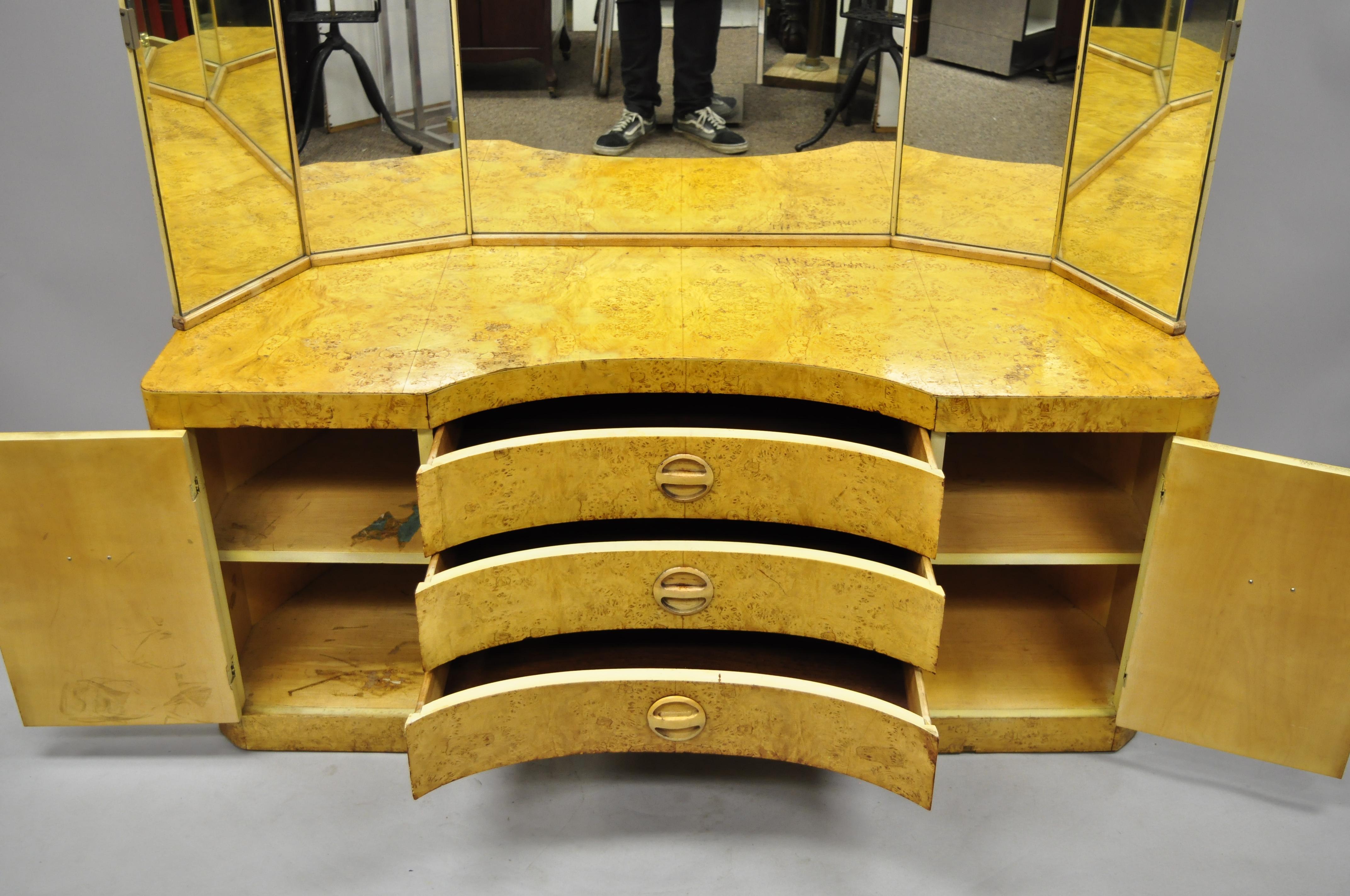 Art Deco Bird's-Eye Maple Vanity Table 5-Panel Mirror after Gilbert Rohde im Zustand „Gut“ in Philadelphia, PA