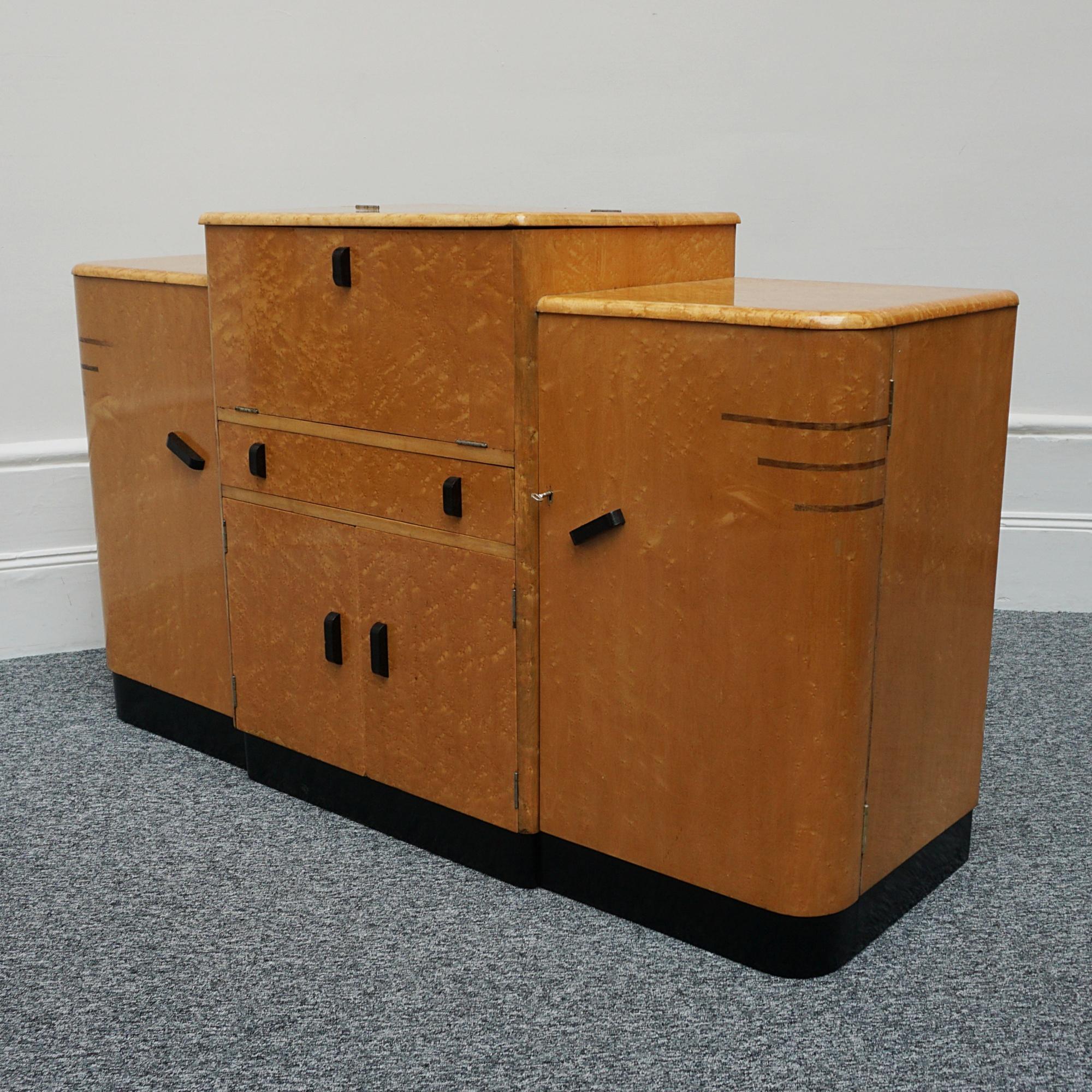 Art Deco Birdseye Maple Sideboard In Good Condition For Sale In Forest Row, East Sussex