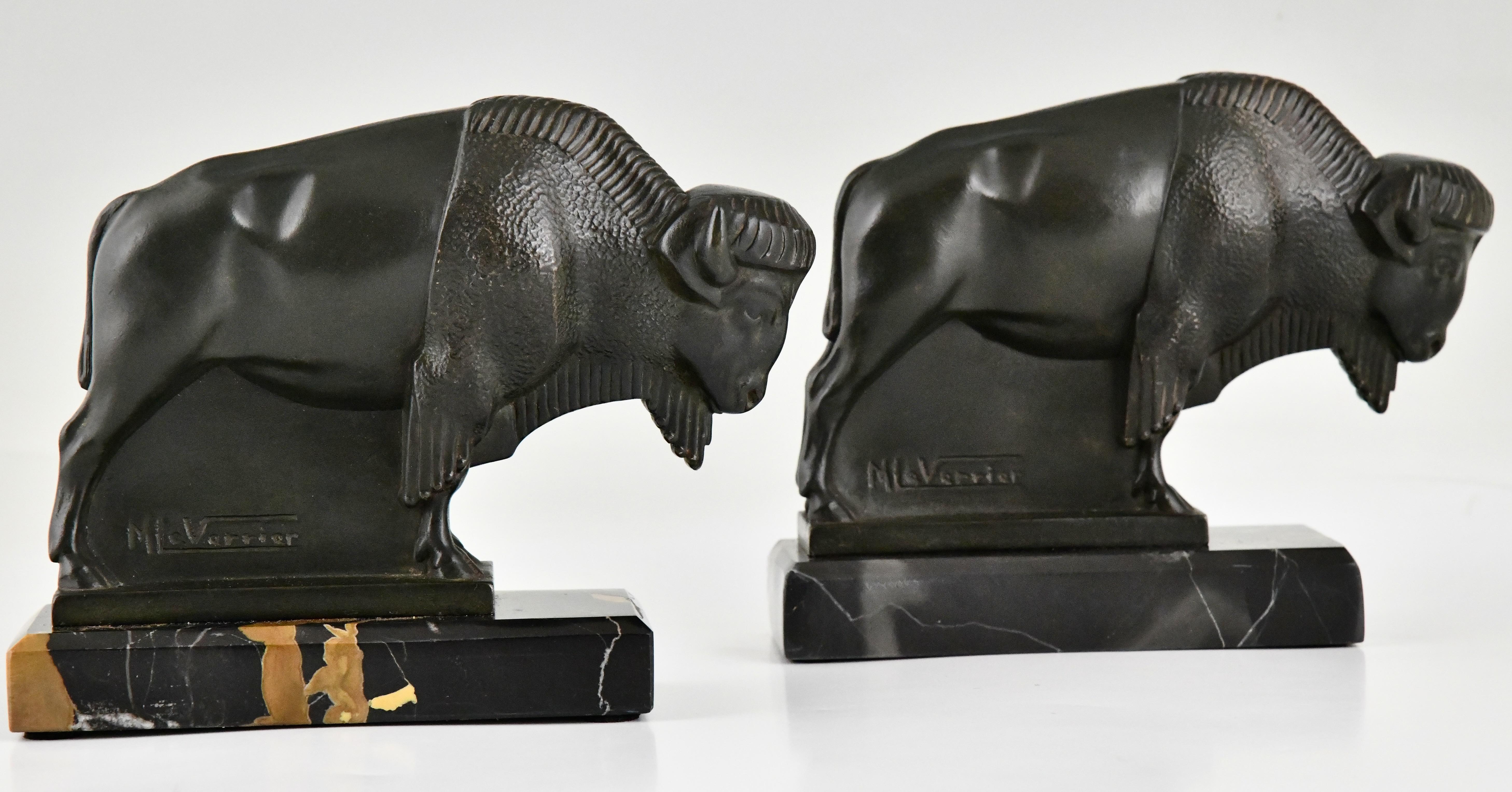 Art Deco bison bookends by Max Le Verrier original 1930 on Portor marble base.  For Sale 2