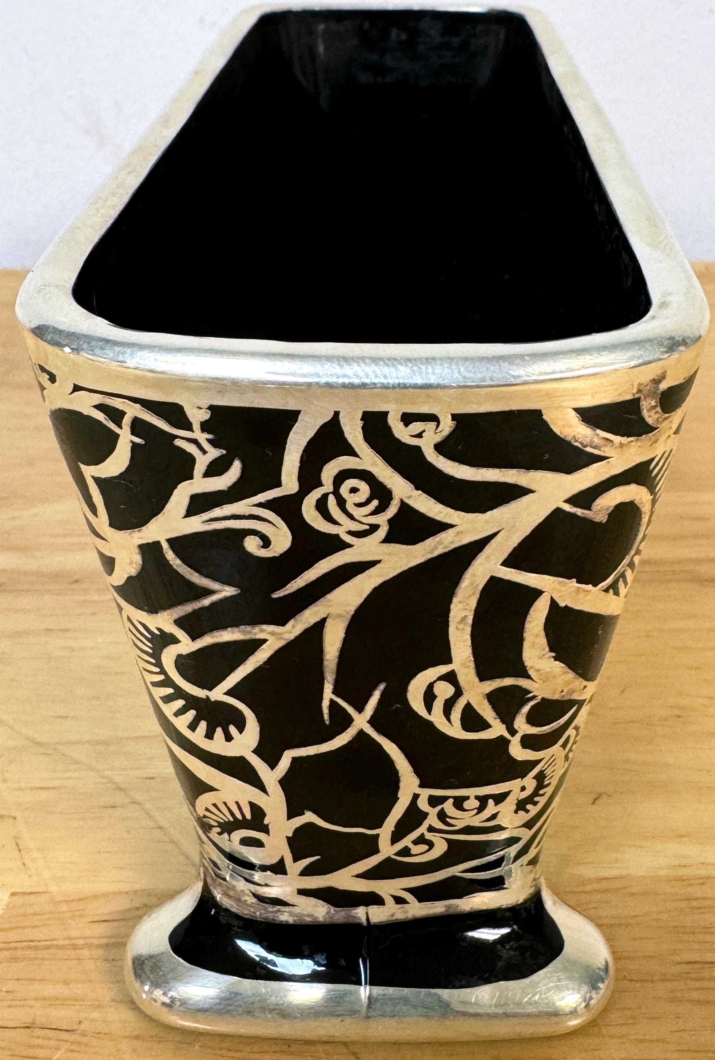 Americano Vaso Art Deco in ametista nera e argento Antelope Landscape di Rockewell in vendita