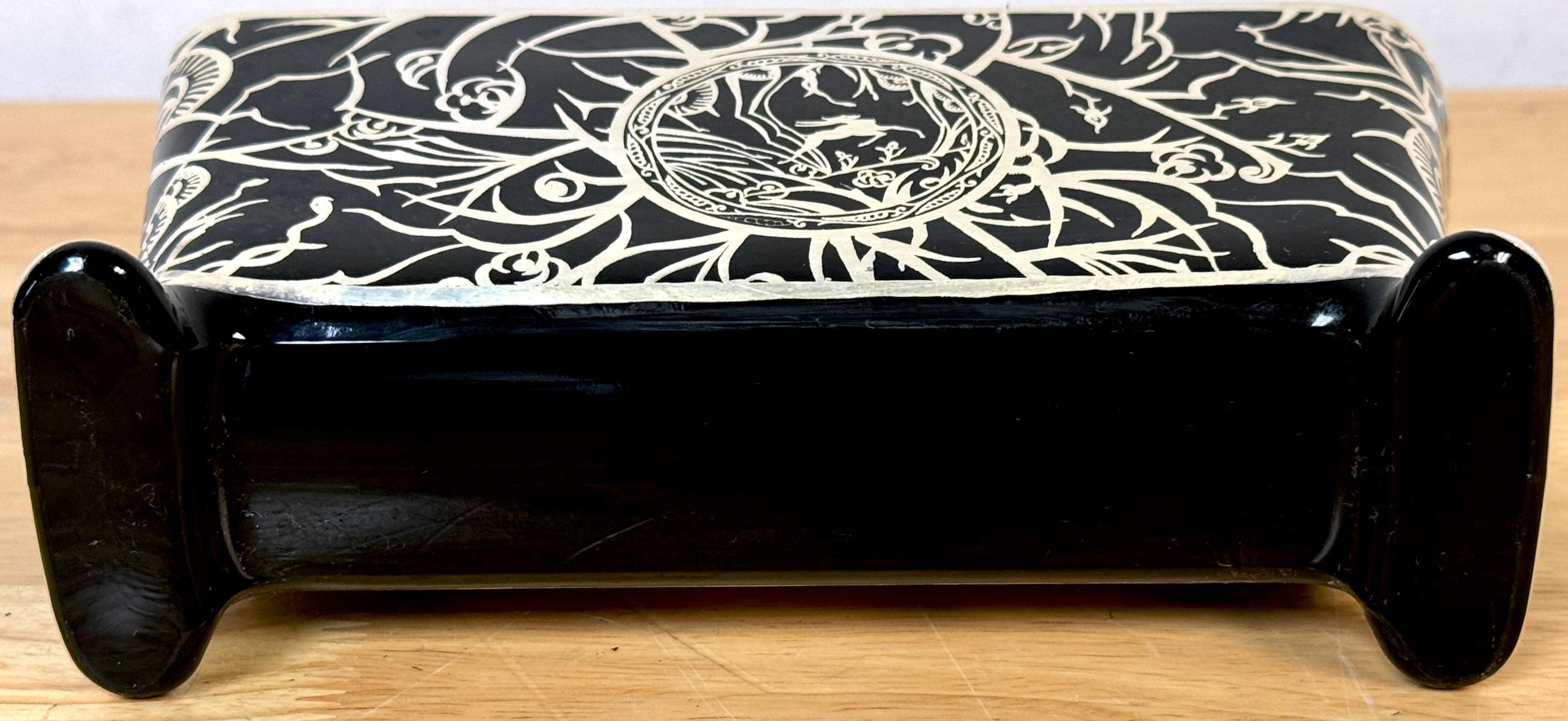 Vaso Art Deco in ametista nera e argento Antelope Landscape di Rockewell in vendita 1