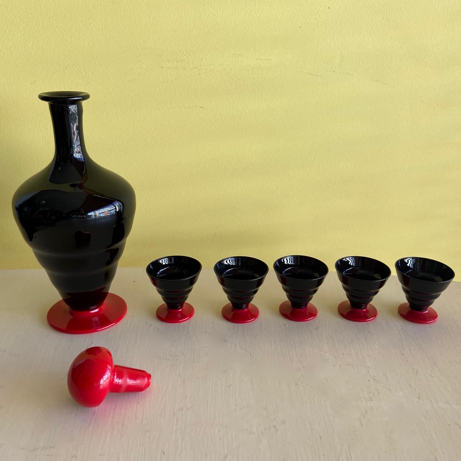 Italian Art Deco Black and Red Murano Glass Liqueur Set, Decanter and 5 Glasses For Sale
