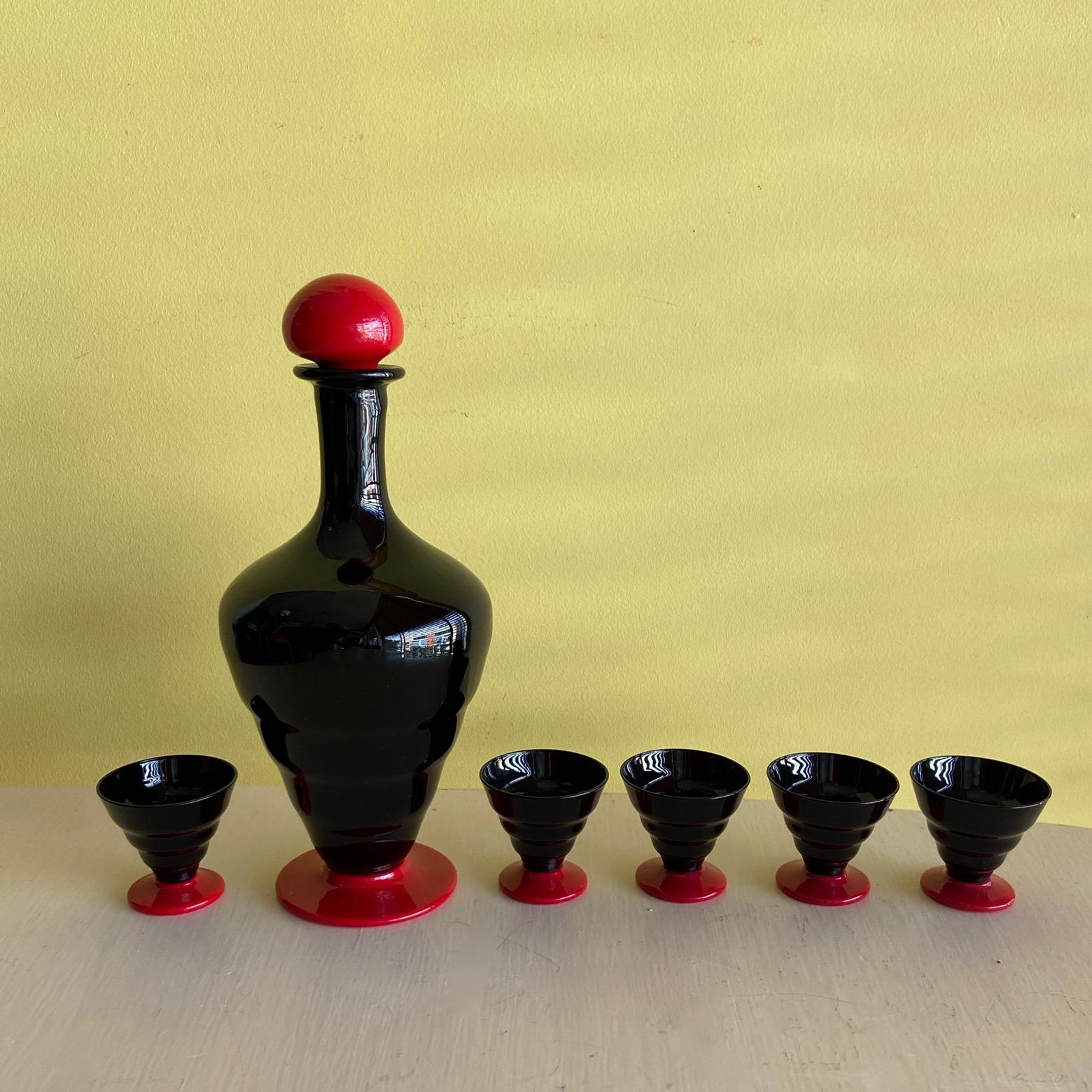 20th Century Art Deco Black and Red Murano Glass Liqueur Set, Decanter and 5 Glasses For Sale