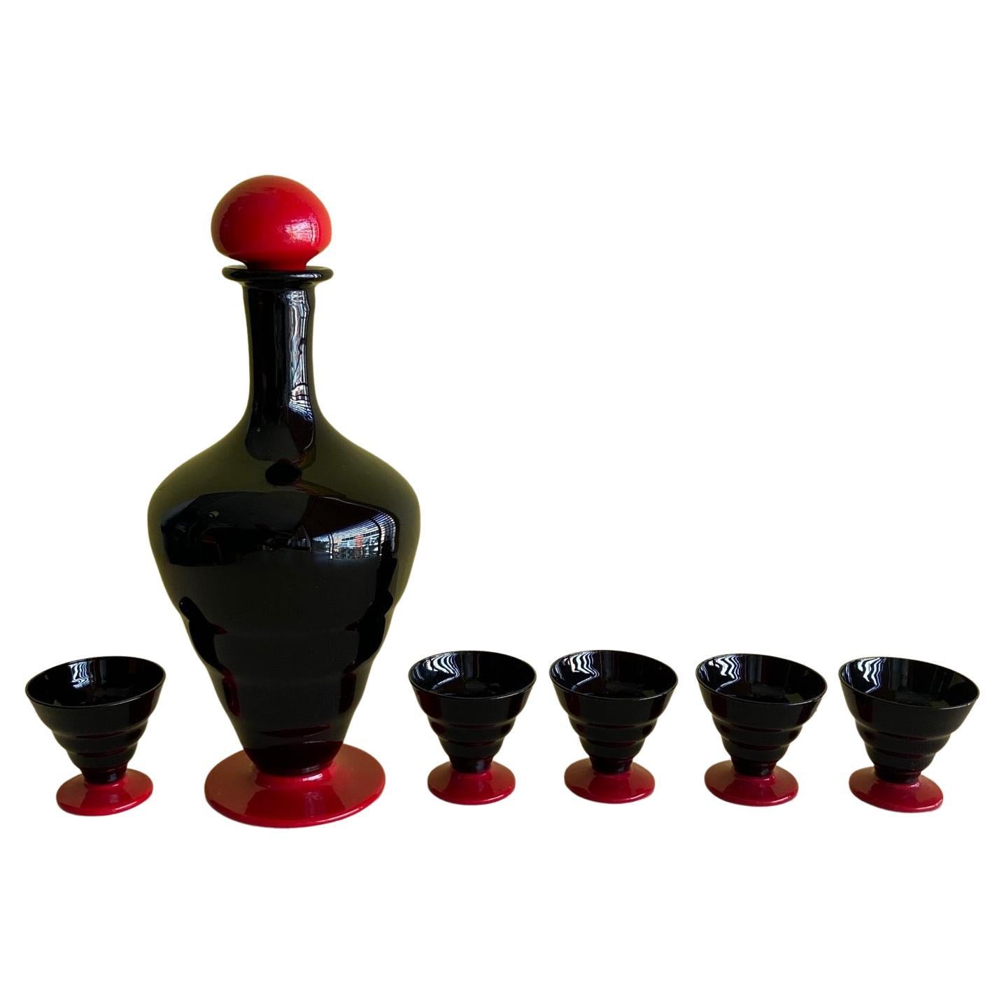 Service à liqueur Art Déco en verre de Murano noir et rouge, carafe et 5 verres