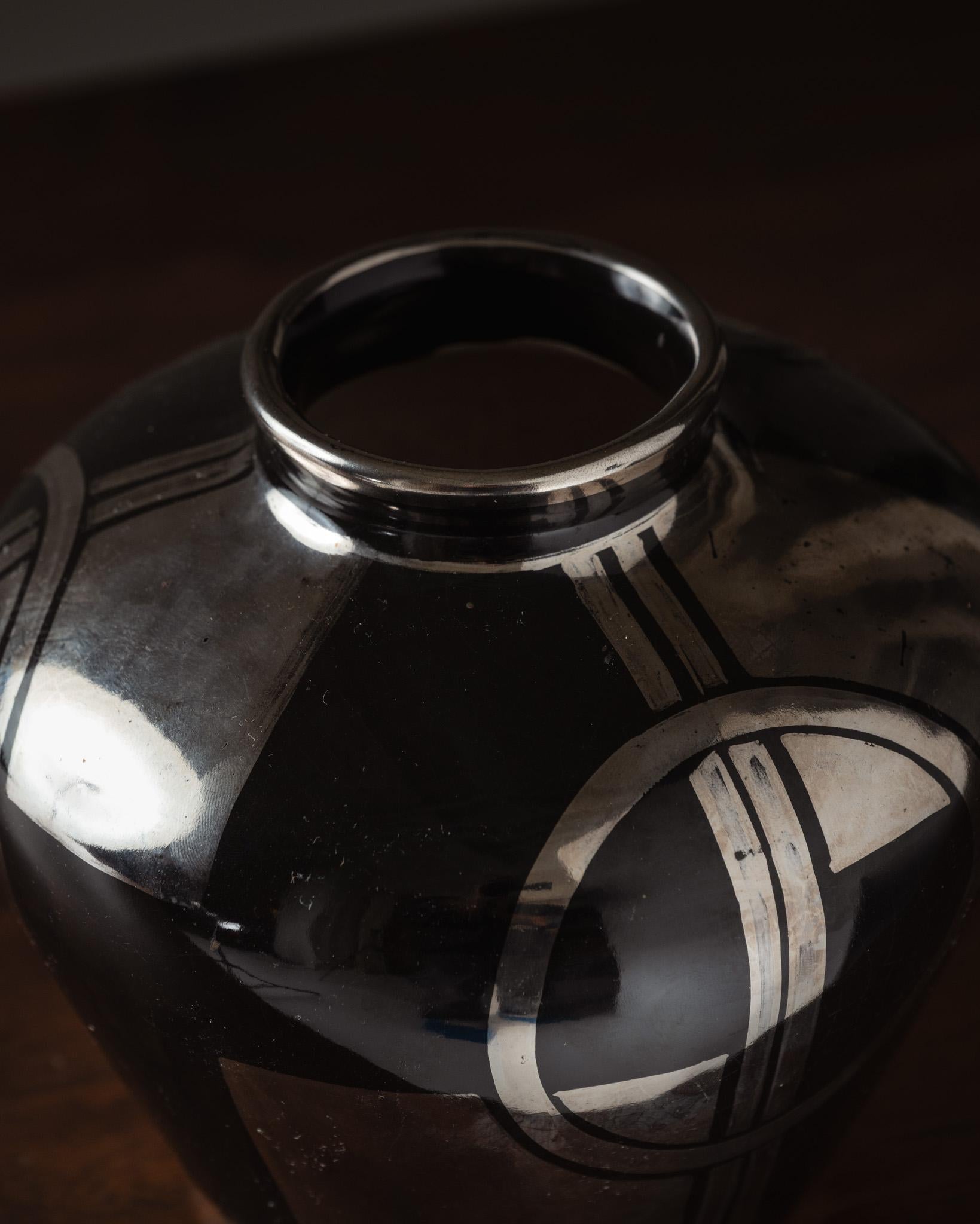 Vaso a globo Art Deco nero e argento, anni '30 In condizioni buone in vendita a PARIS, FR