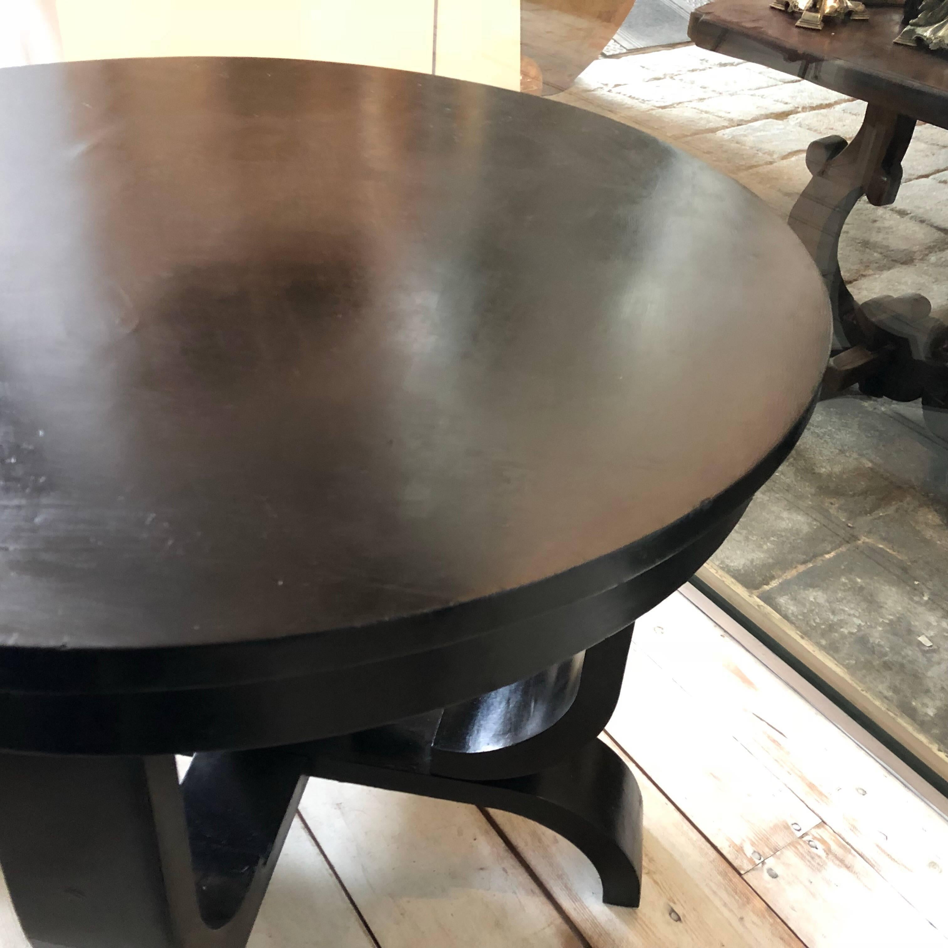 Art Deco French Black and White Painted Wood Side Table circa 1930 In Fair Condition In Aci Castello, IT