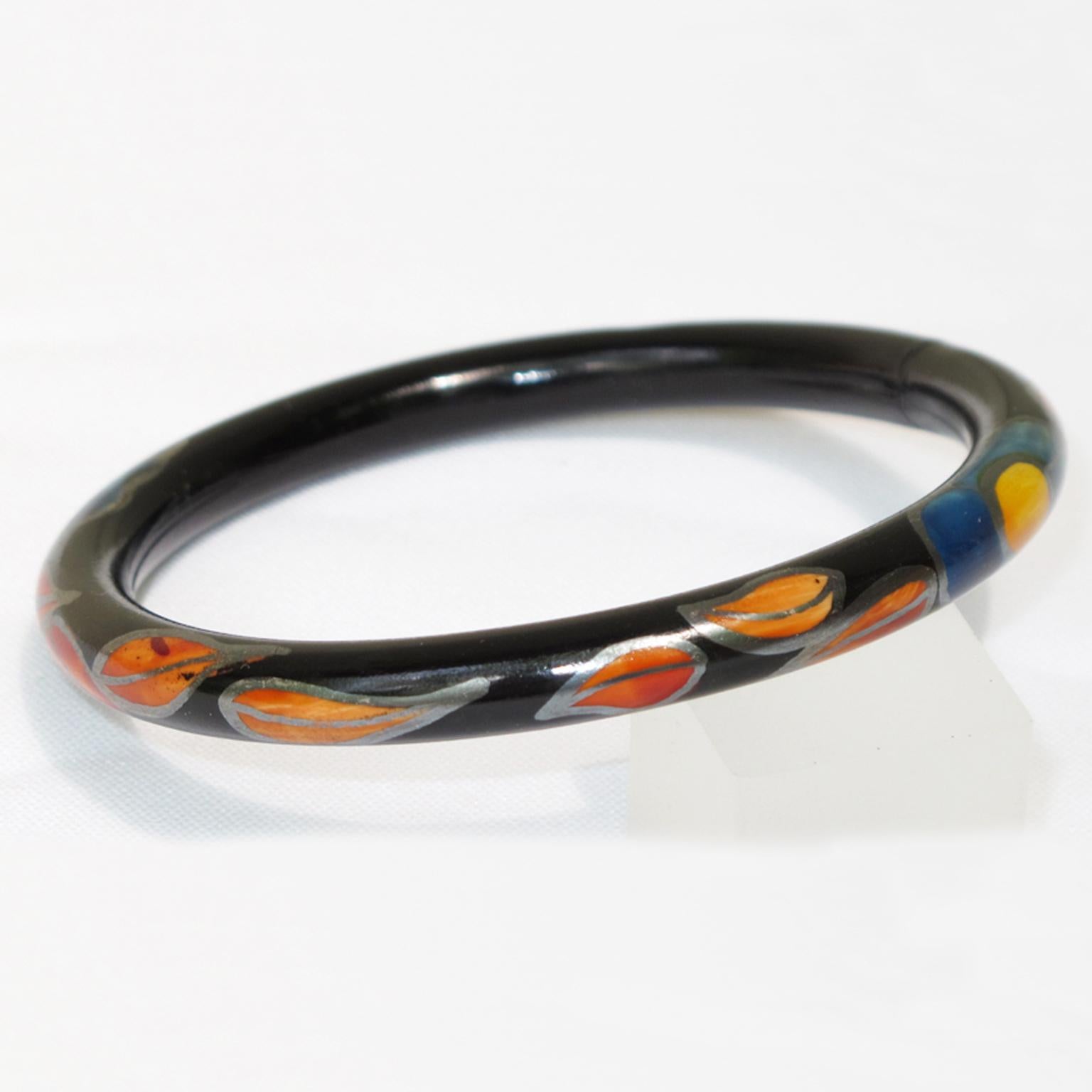 Pulsera brazalete Art Decó de celuloide negro con diseño de hojas en venta 1