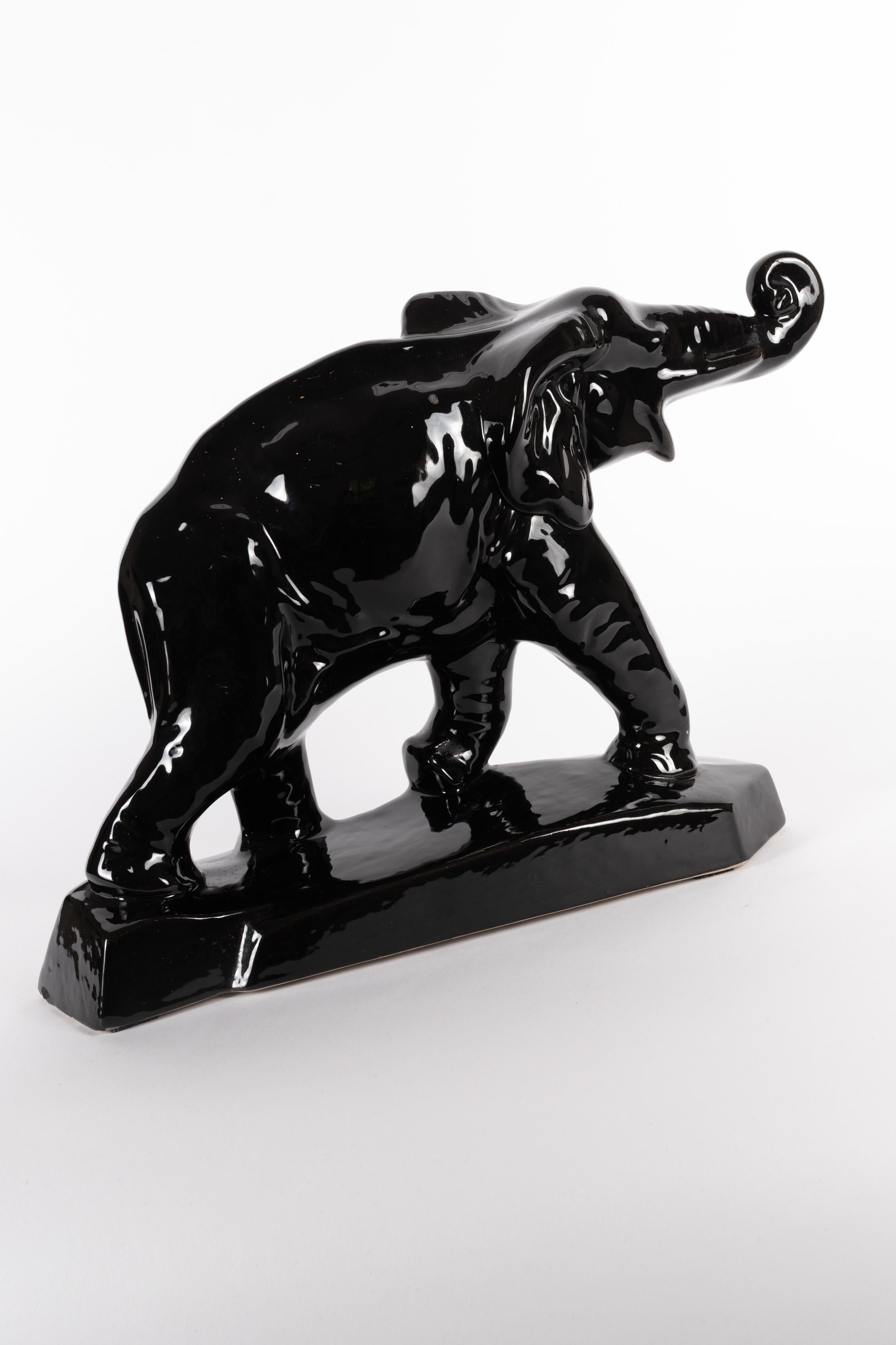 20ième siècle Eléphant Art déco en céramique noire par Lemanceau en vente