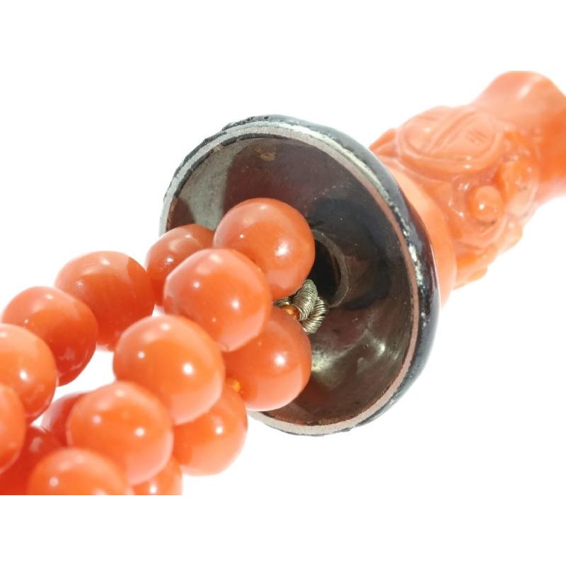 Art Deco Black Enamel Coral Beaded Bracelet, Japanese Style Engravings For Sale 3