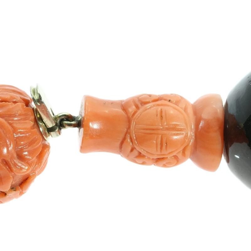 Art Deco Black Enamel Coral Beaded Bracelet, Japanese Style Engravings For Sale 2