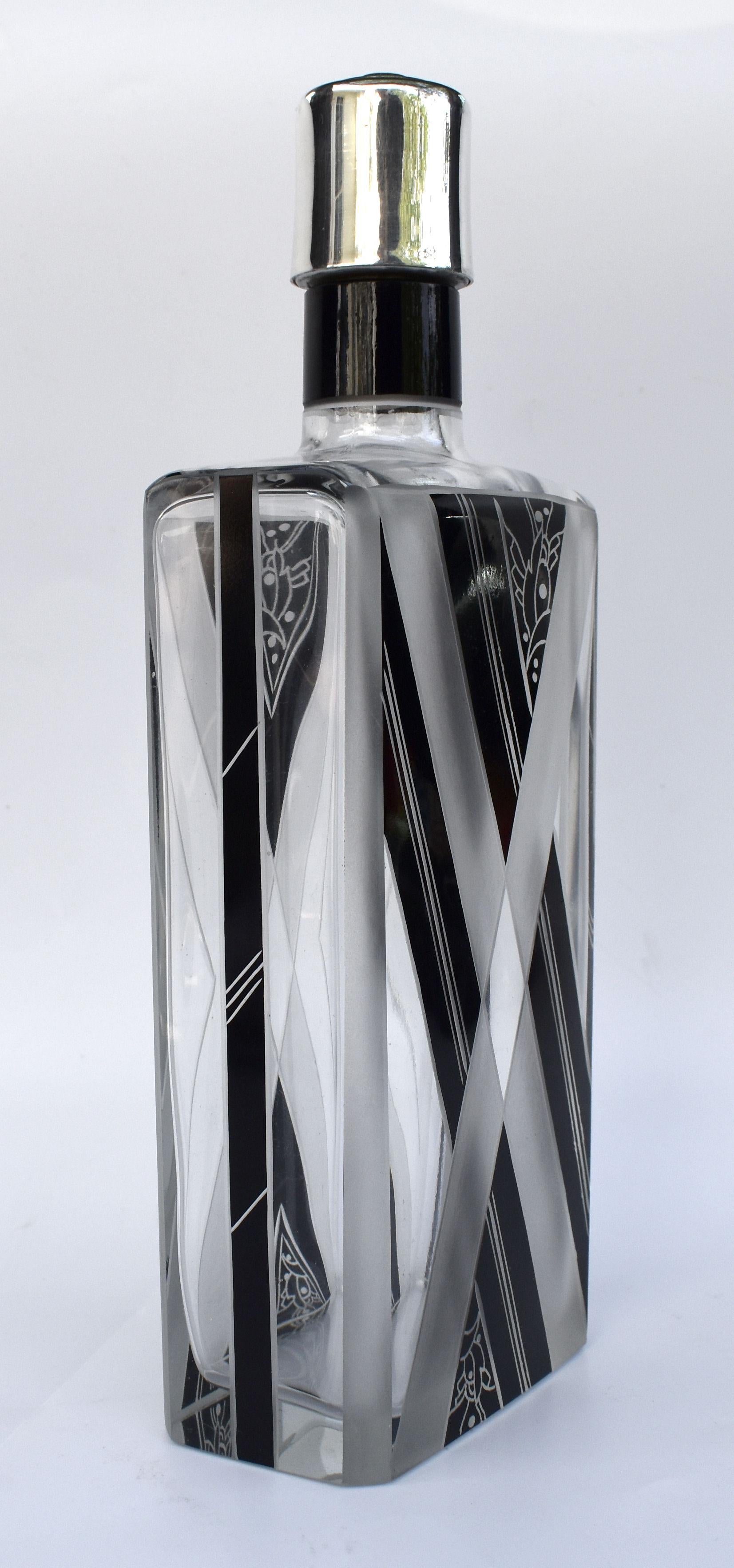 Art Deco Black Enamel Liquor Glass Set, c1930 In Good Condition In Devon, England