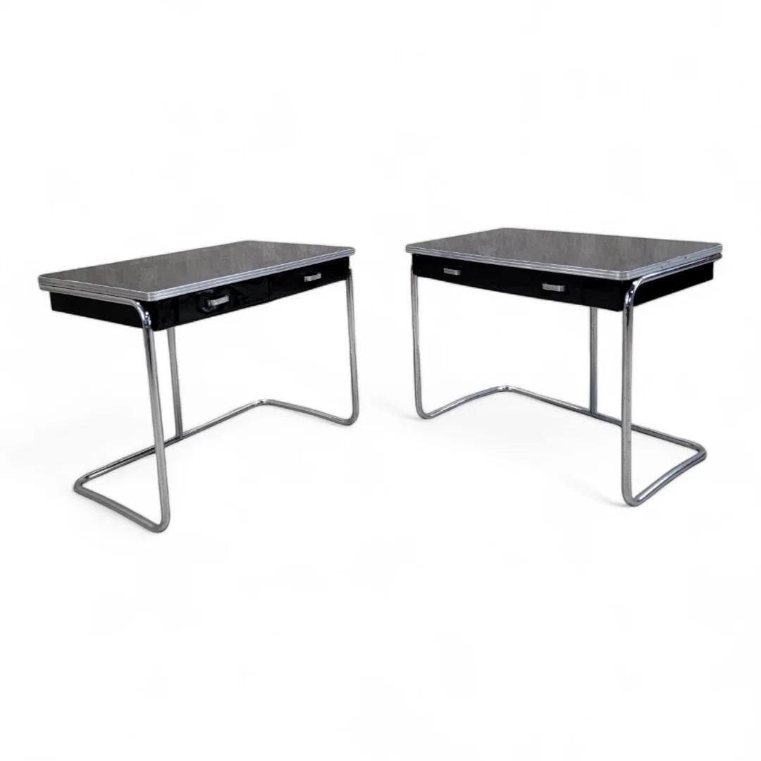XX secolo Scrivania a 2 cassetti con cornice tubolare in smalto nero Art Deco in vendita