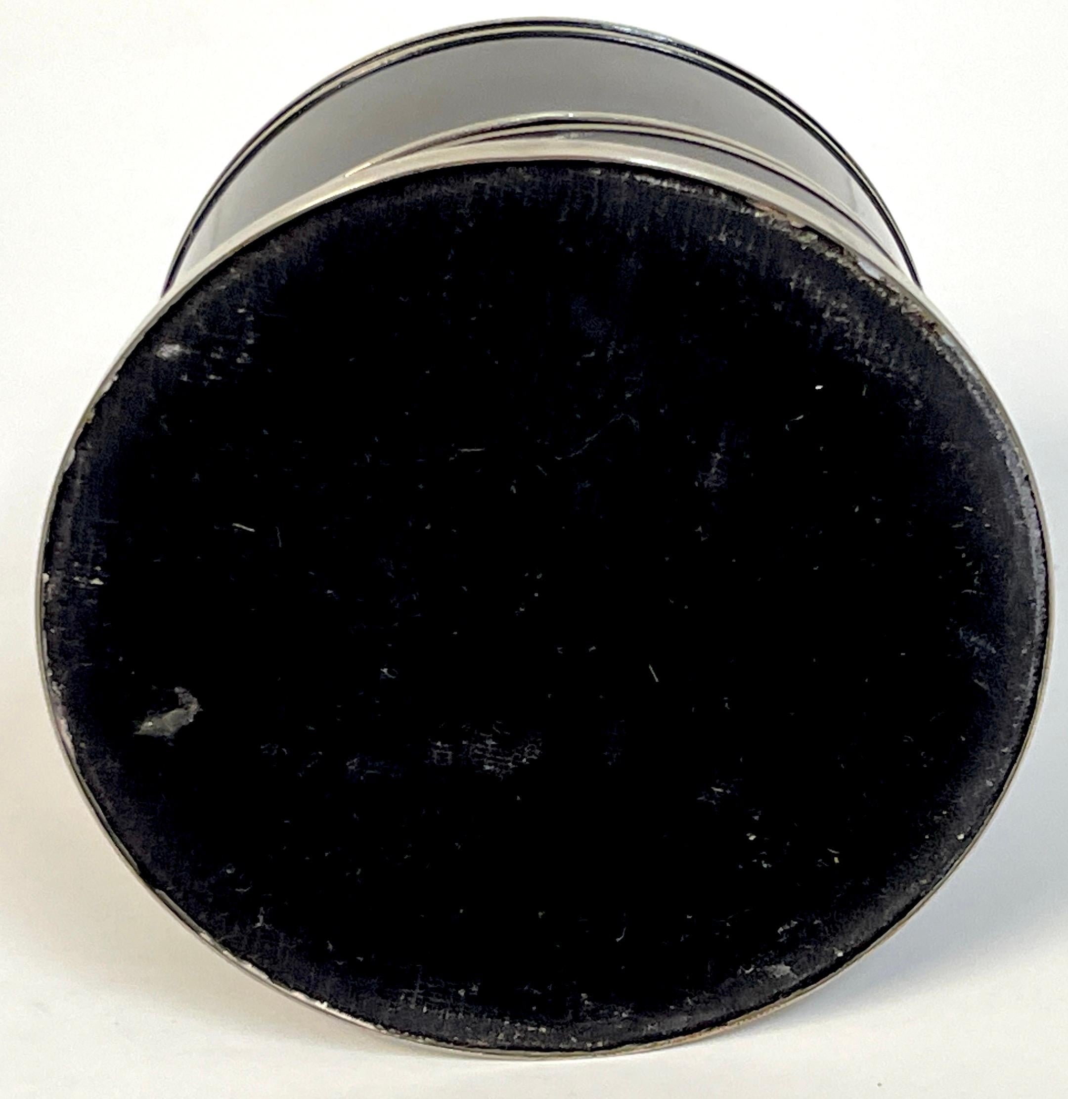 Coffret de sous-verres Art Déco noir émaillé et cristal avec motif en intaille de chien  en vente 6